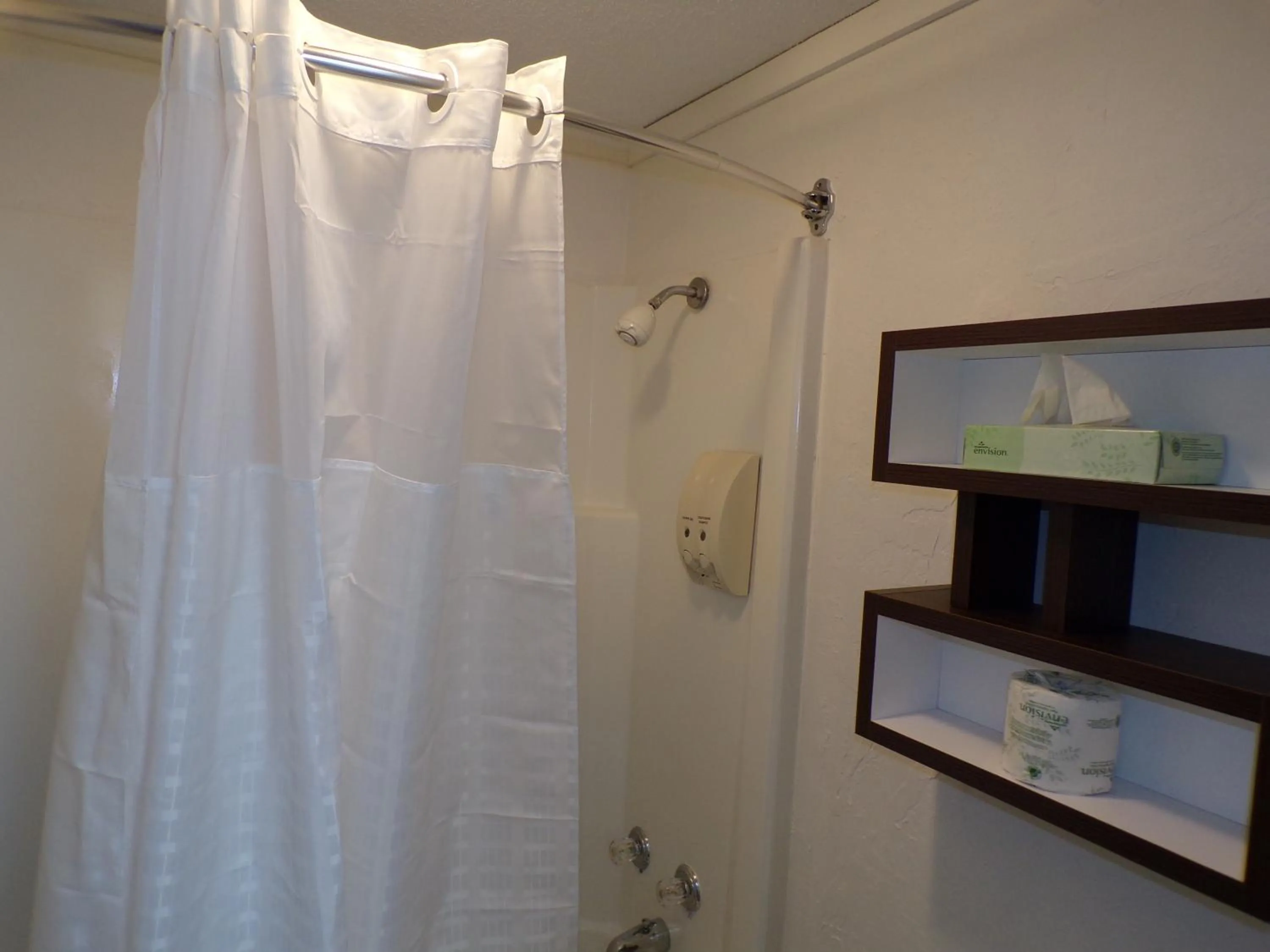 Bathroom in Dover Inn and Suites