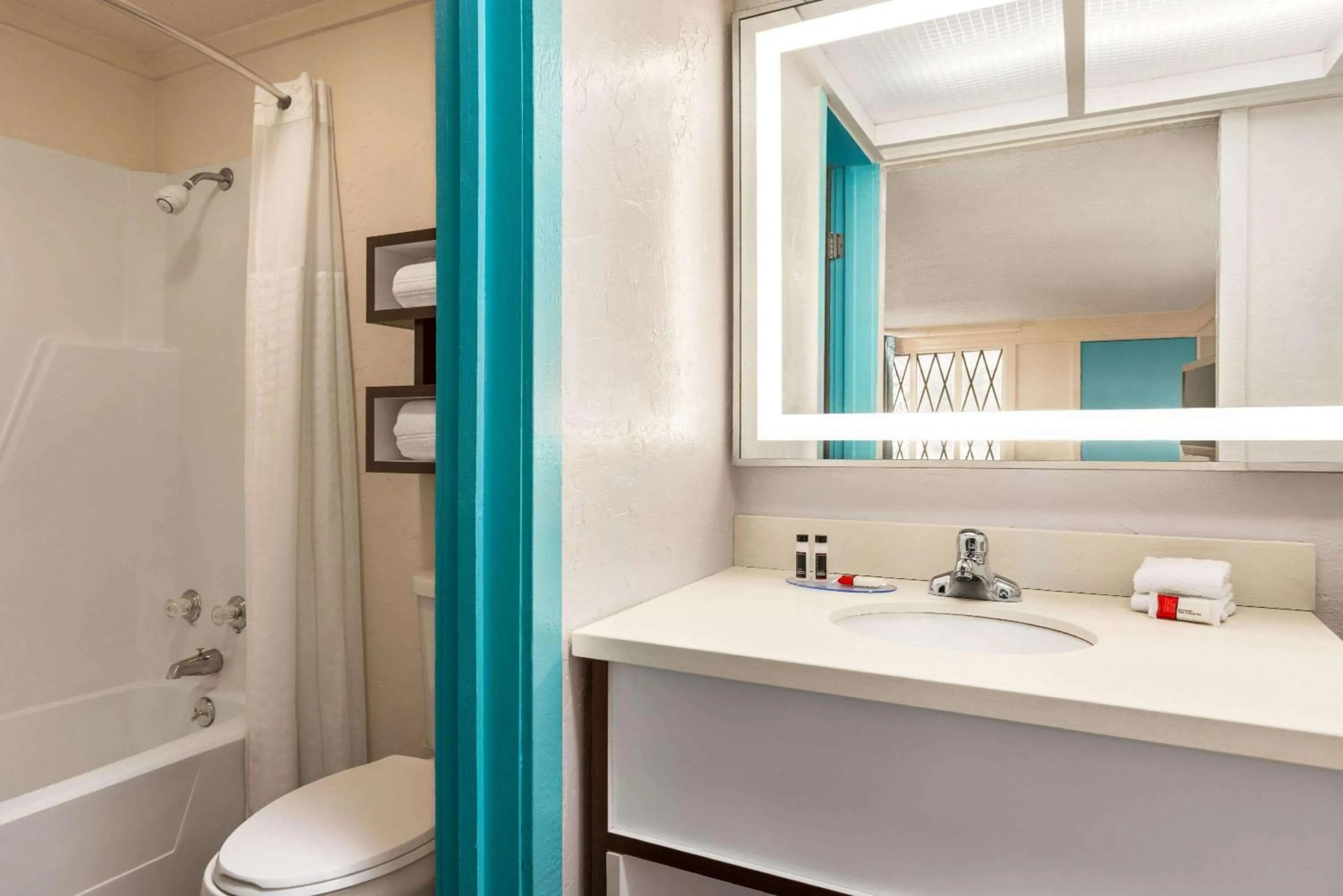 Bathroom in Dover Inn and Suites