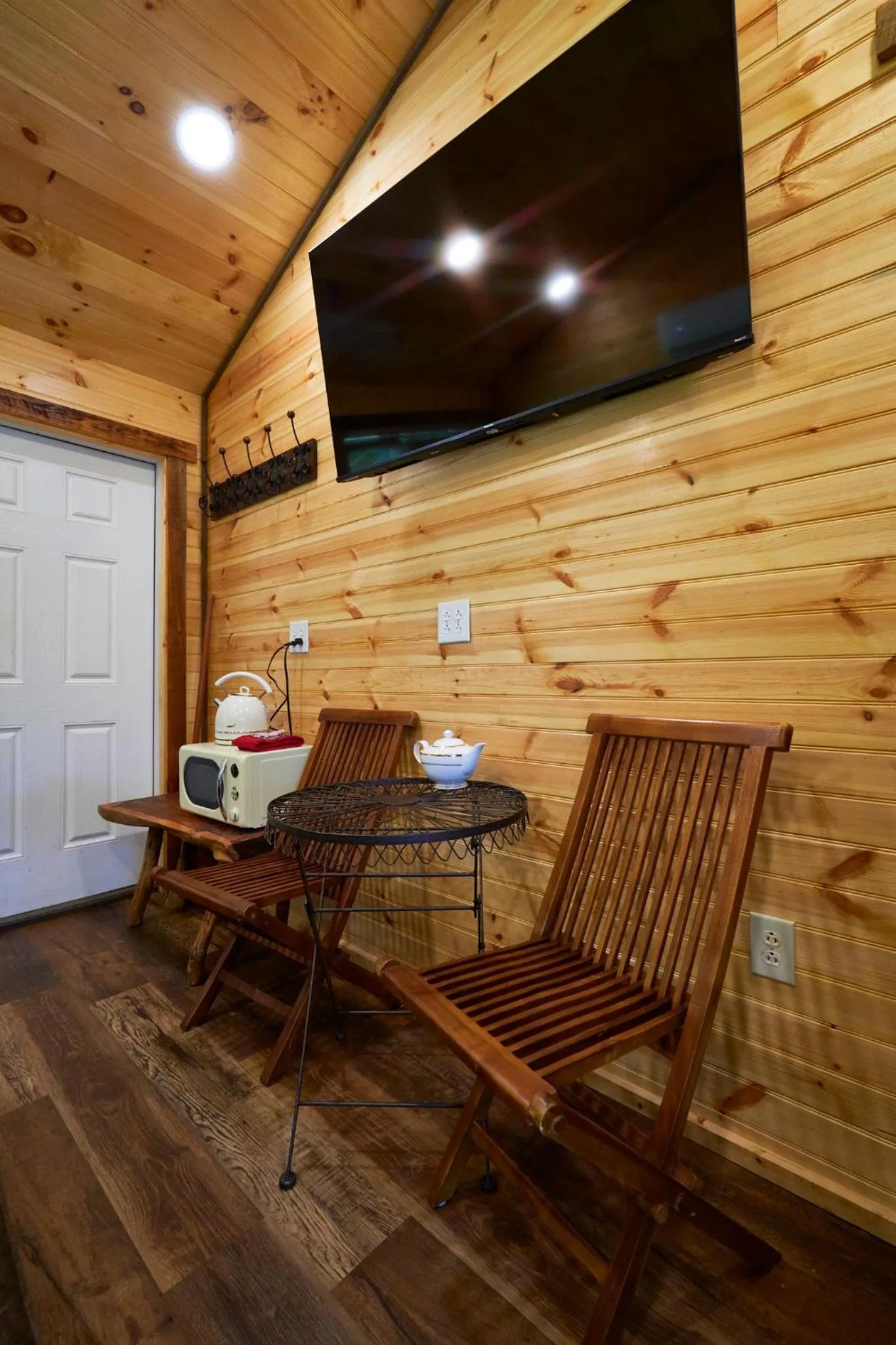 Creekwalk Inn Bed and Breakfast with Cabins