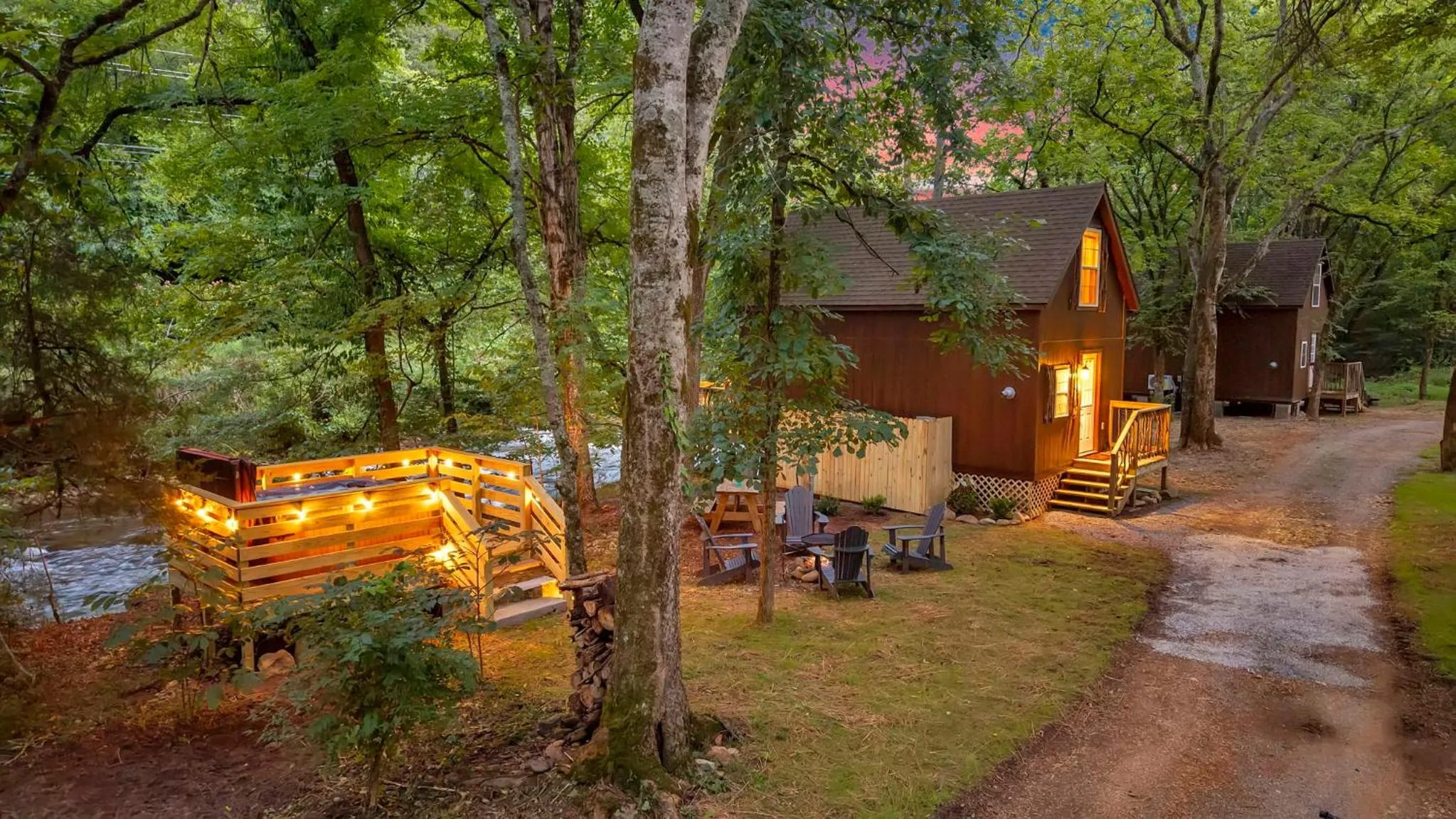 Creekwalk Inn Bed and Breakfast with Cabins