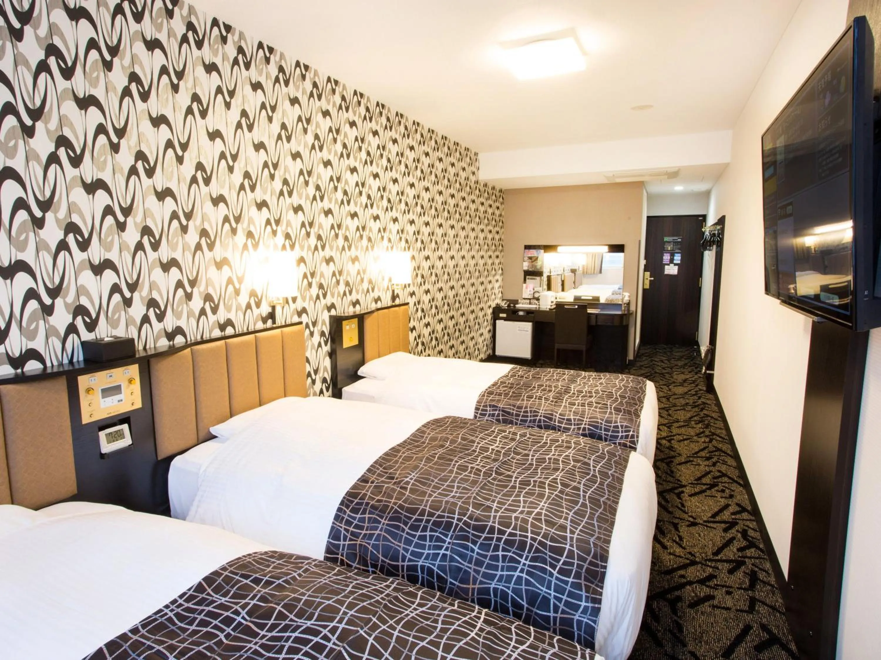 Photo of the whole room, Bed in APA Hotel Hakodate Ekimae