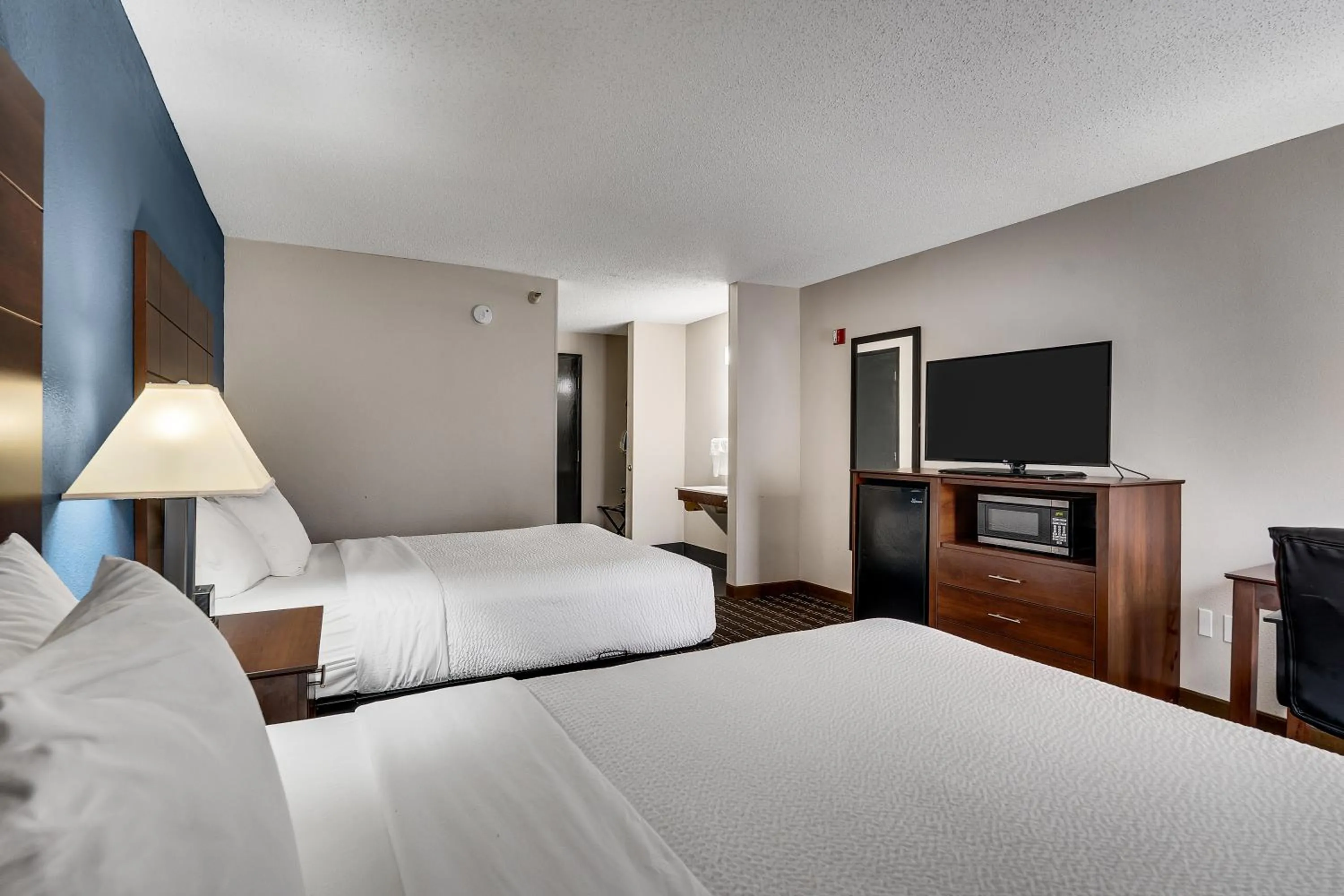 Bed in Baymont by Wyndham La Crosse/Onalaska