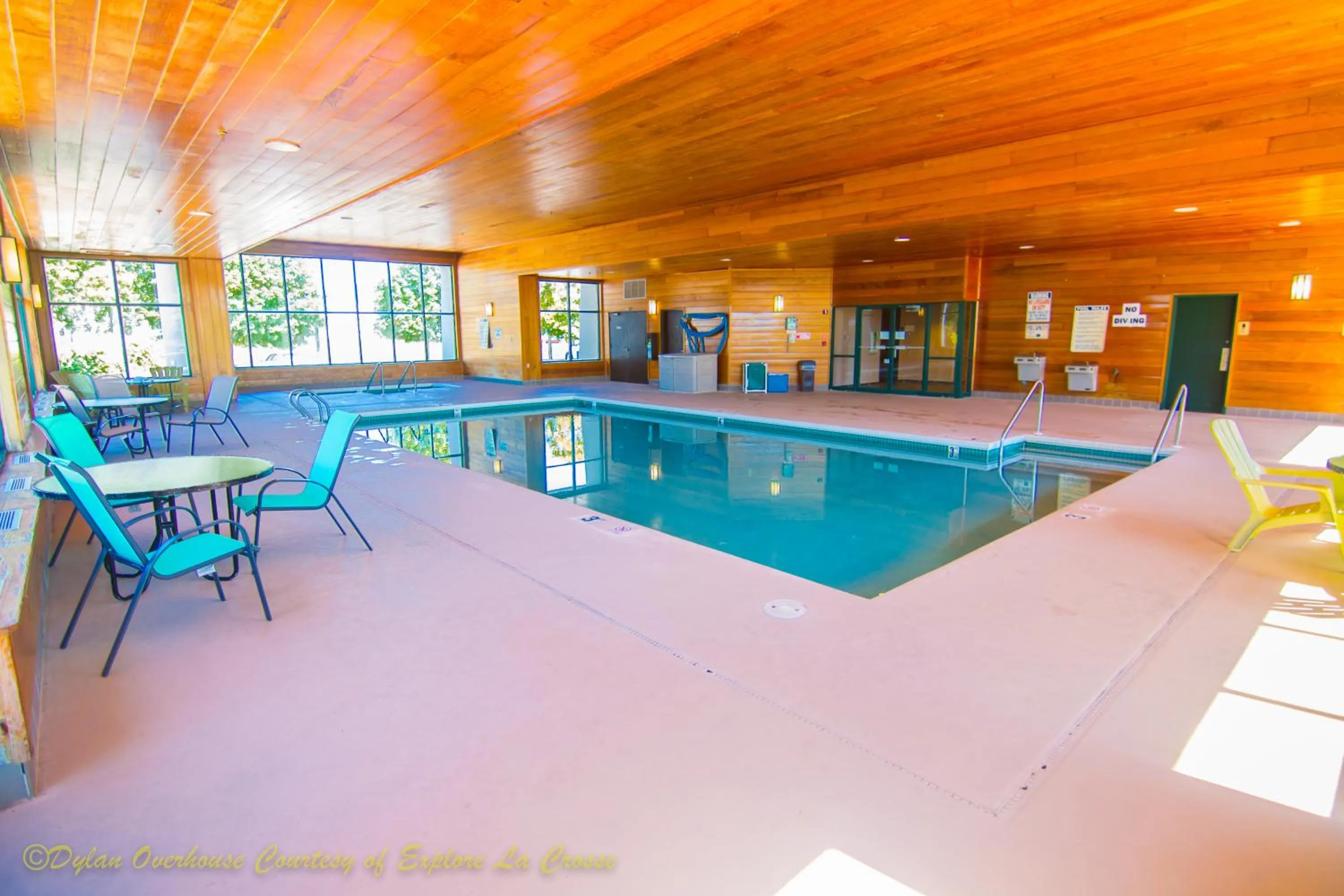 Swimming pool in Baymont by Wyndham La Crosse/Onalaska