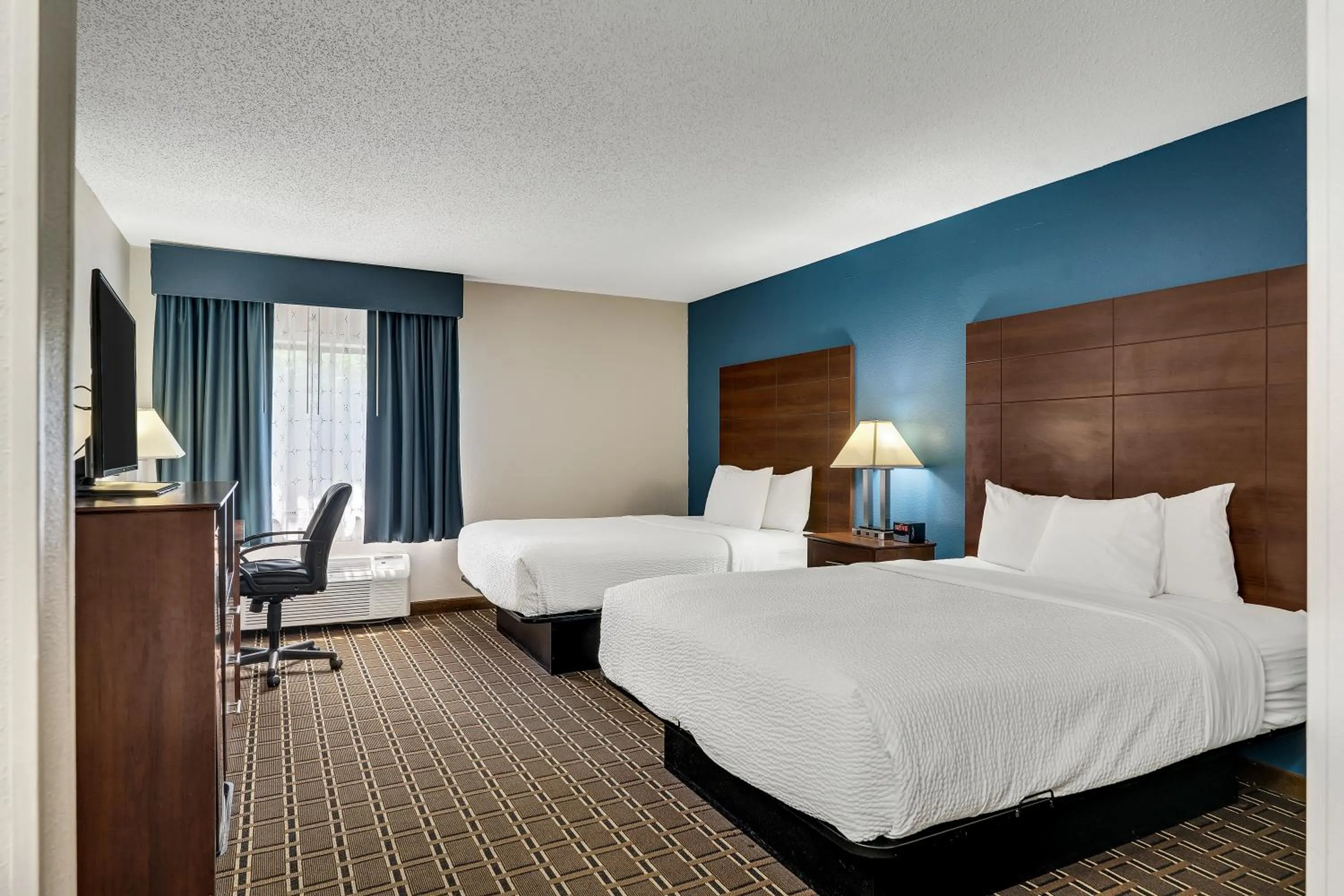 Bed in Baymont by Wyndham La Crosse/Onalaska