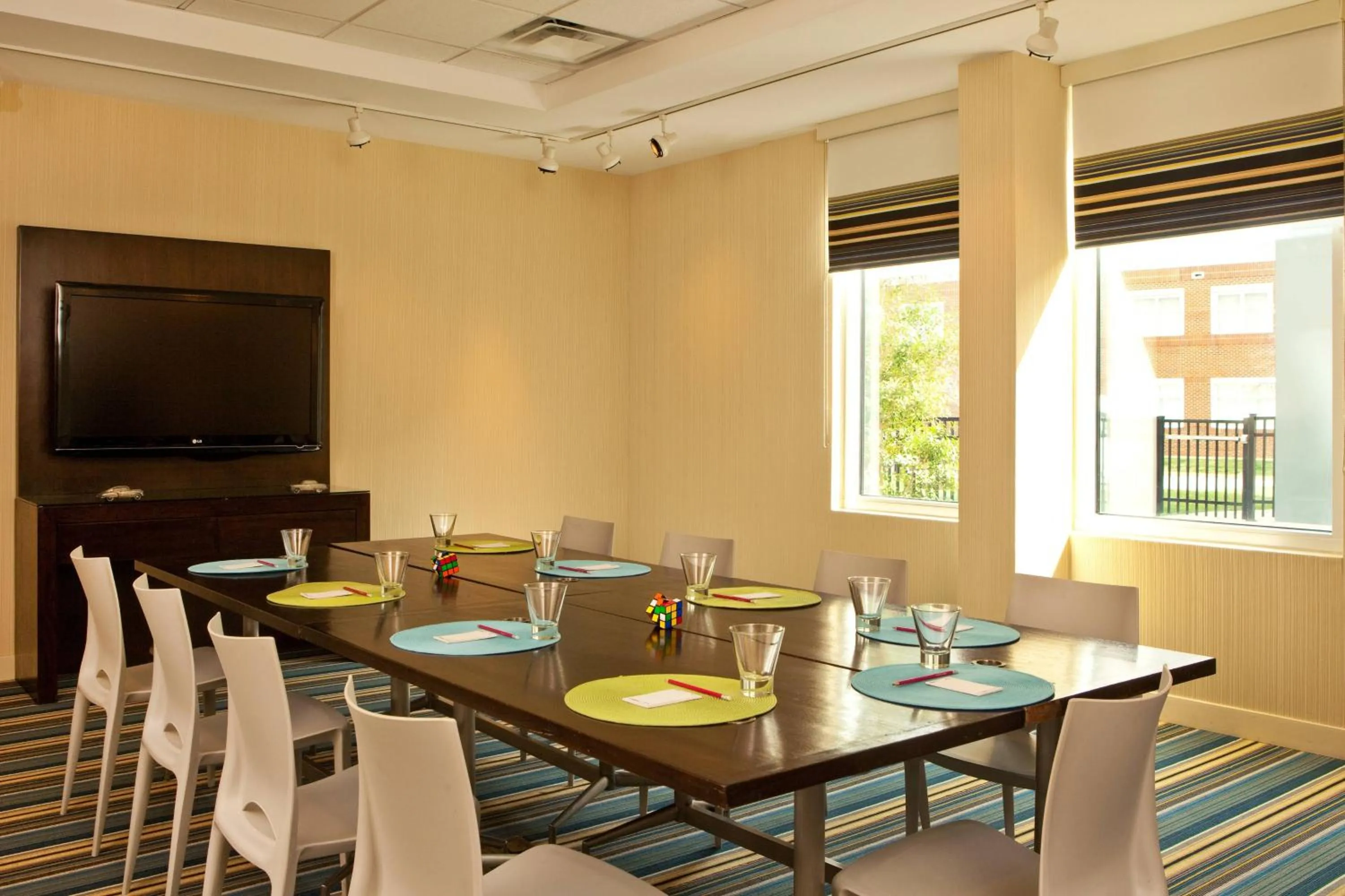 Meeting/conference room in Aloft Chesapeake