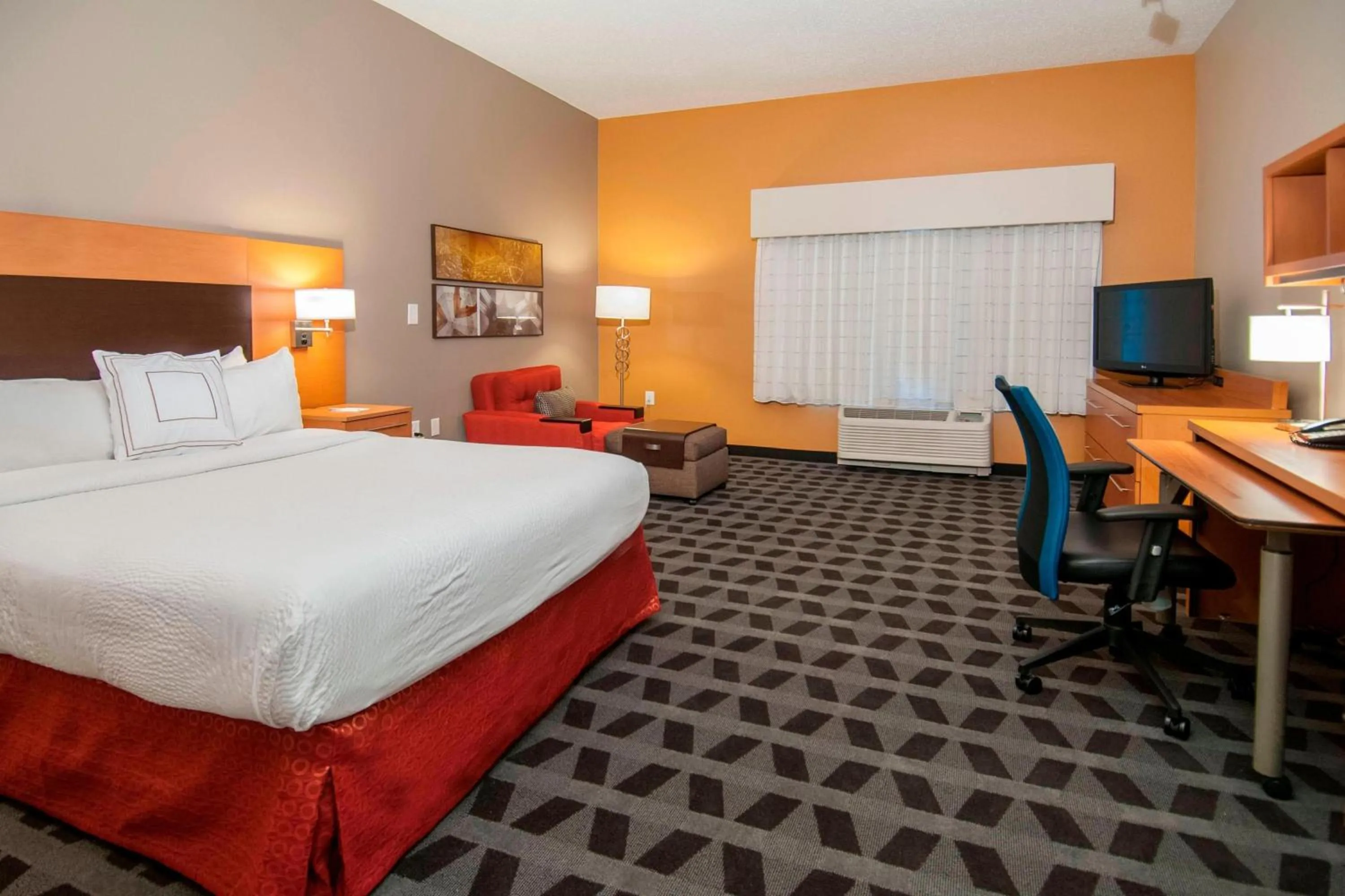 Photo of the whole room, Bed in TownePlace Suites by Marriott Baton Rouge Gonzales
