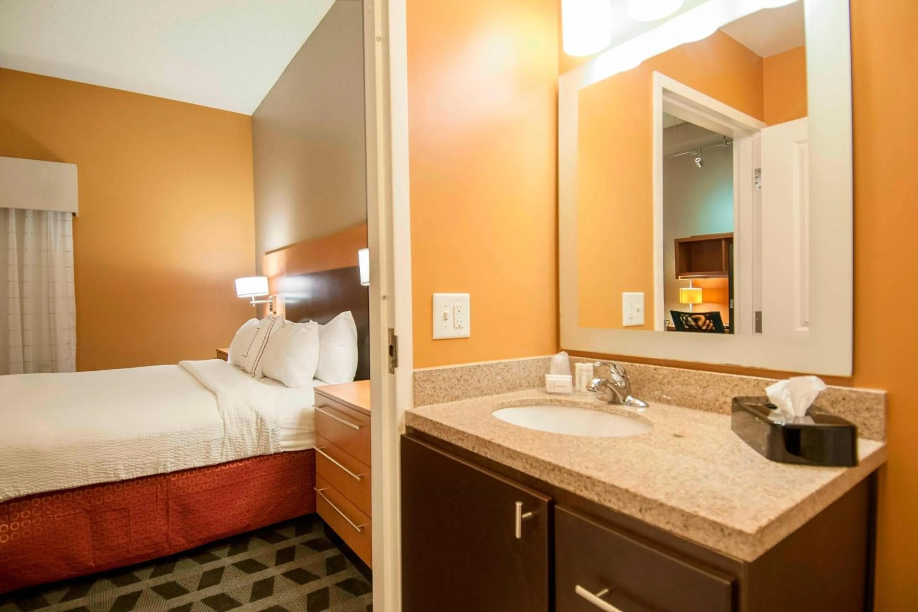 Photo of the whole room, Bed in TownePlace Suites by Marriott Baton Rouge Gonzales
