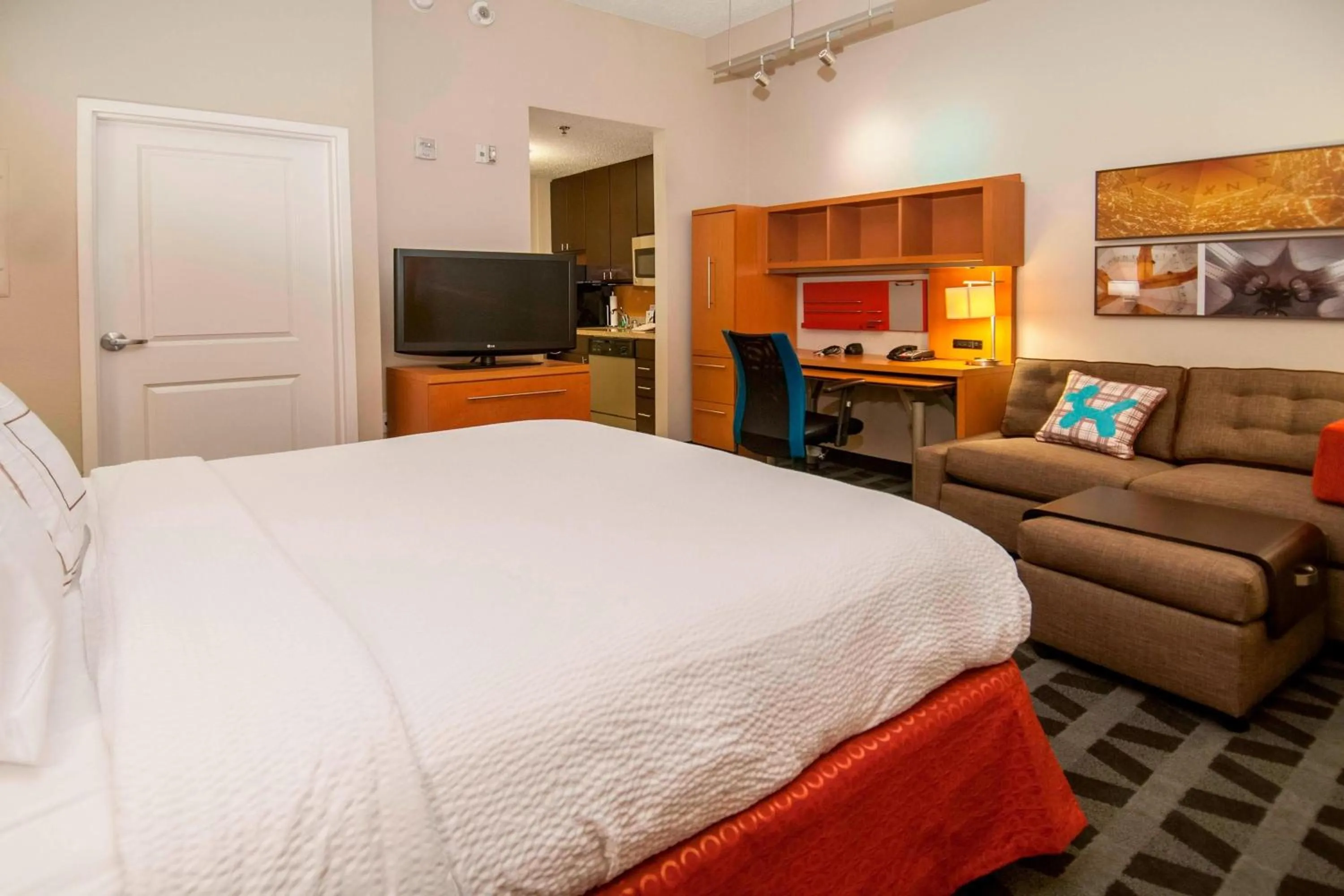 Photo of the whole room, Bed in TownePlace Suites by Marriott Baton Rouge Gonzales