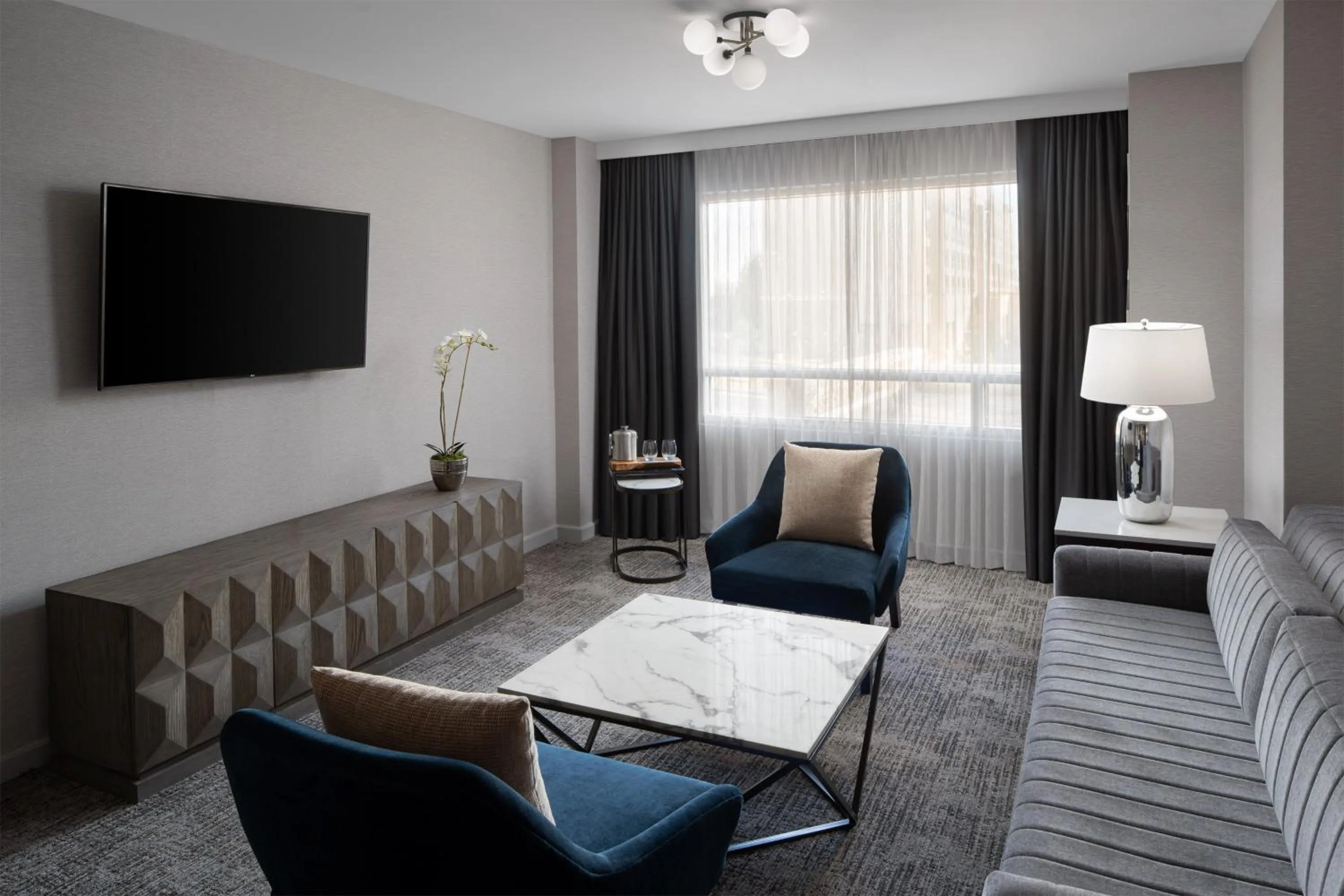 Living room in The Westin Baltimore Washington Airport - BWI