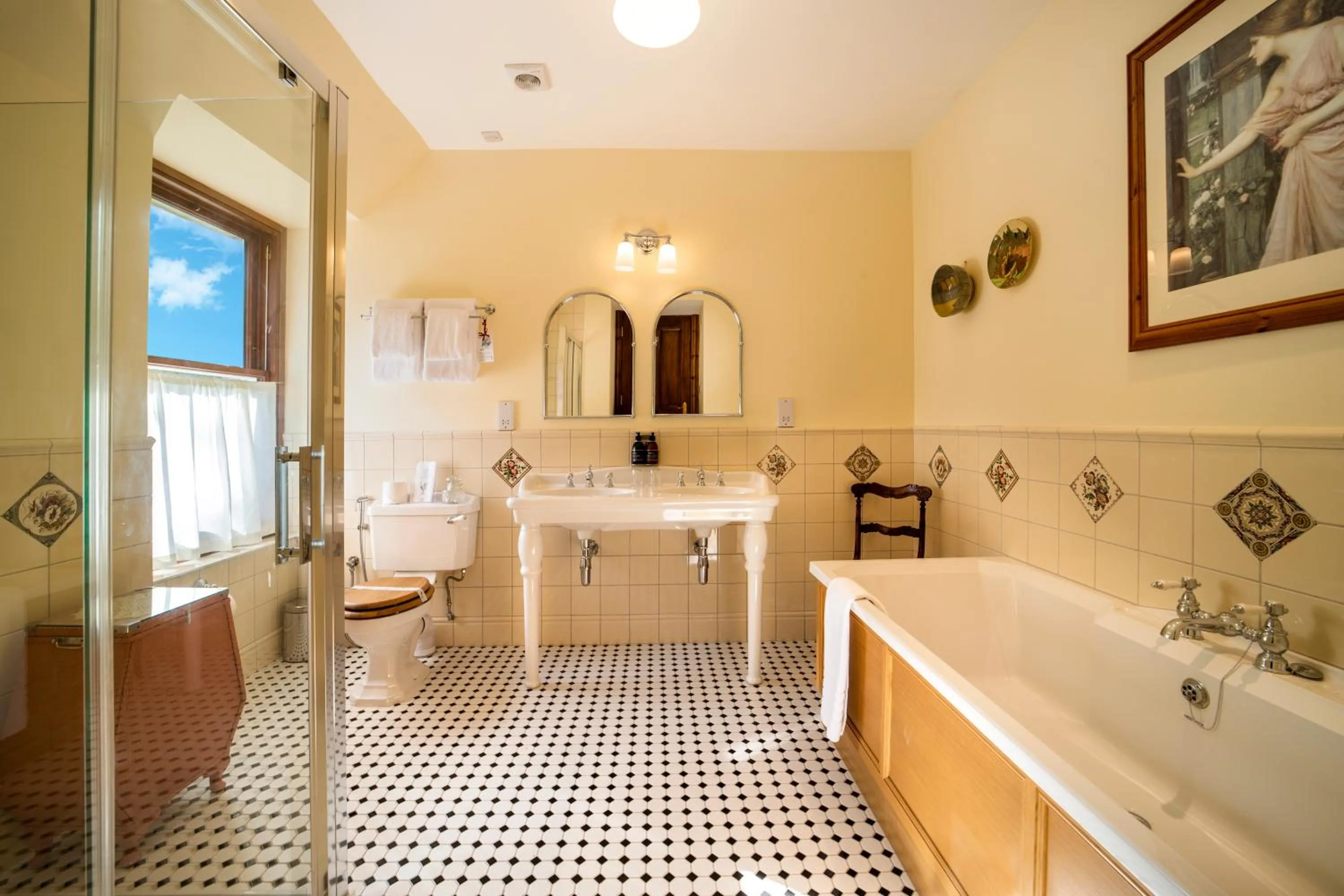 Bathroom in The Whispering Pine Lodge