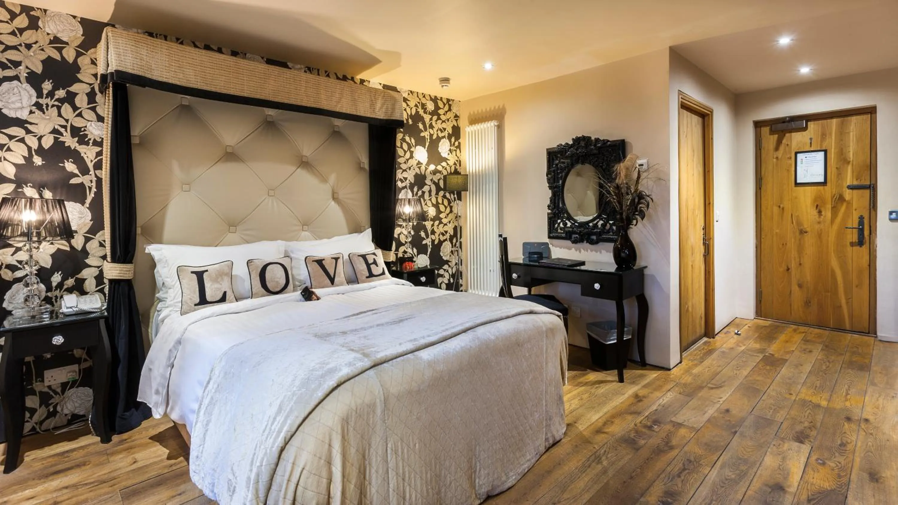 Other, Bed in Glenskirlie Castle Hotel