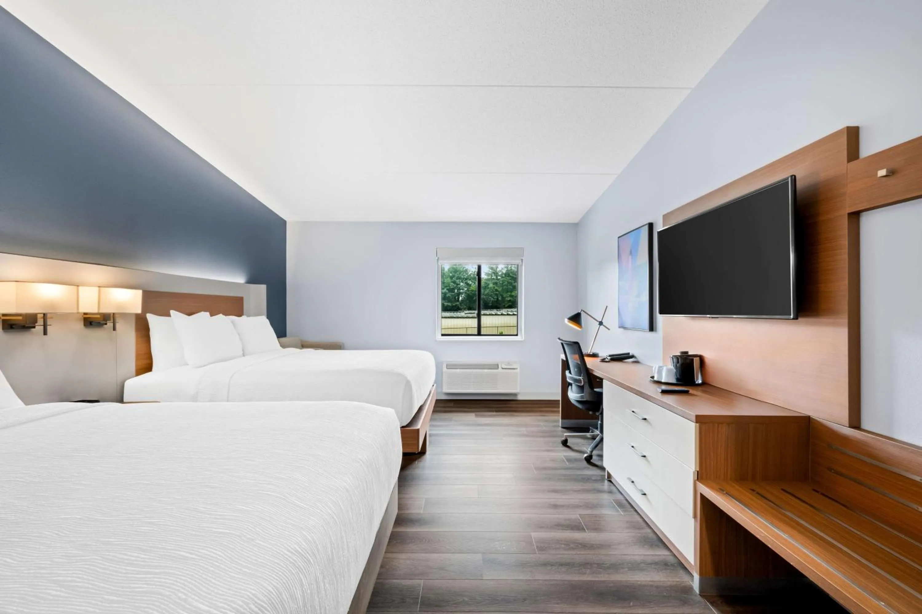 Bedroom, Bed in Best Western Niantic - New London, Mystic Area