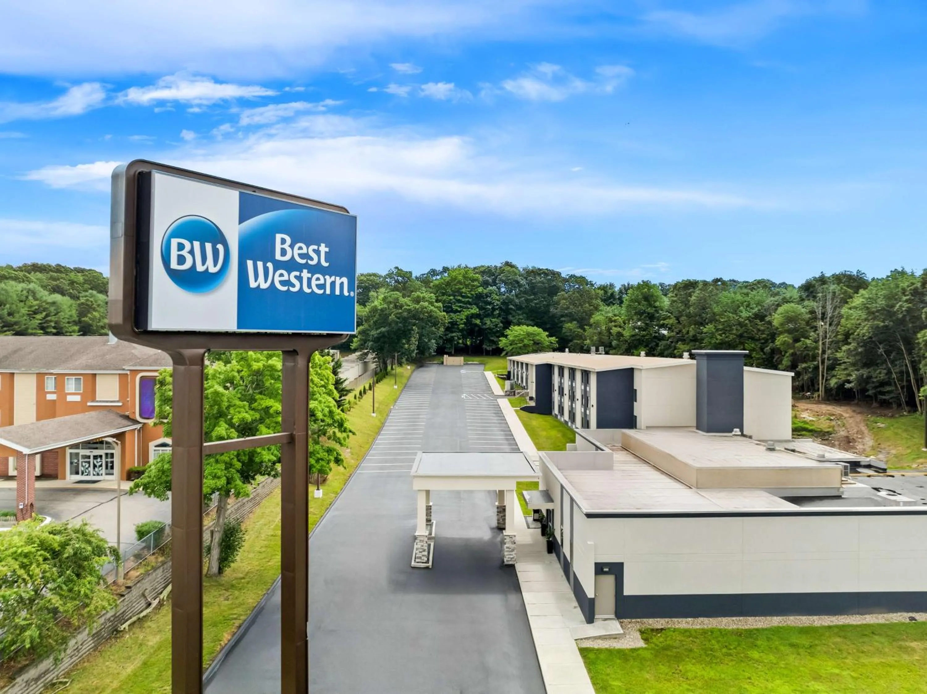 Property building in Best Western Niantic - New London, Mystic Area
