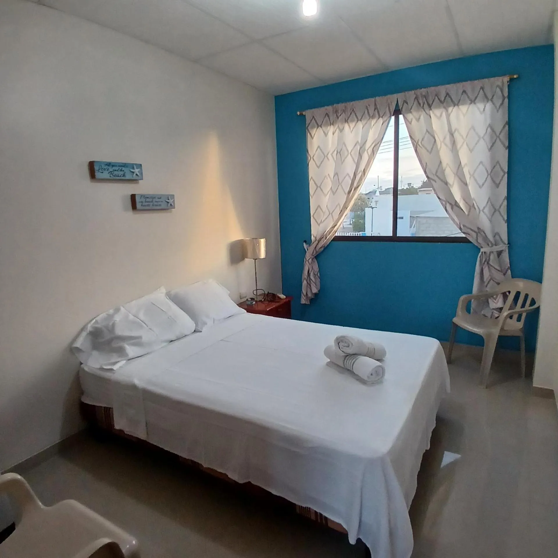 Bedroom, Bed in Suites Sonikikos