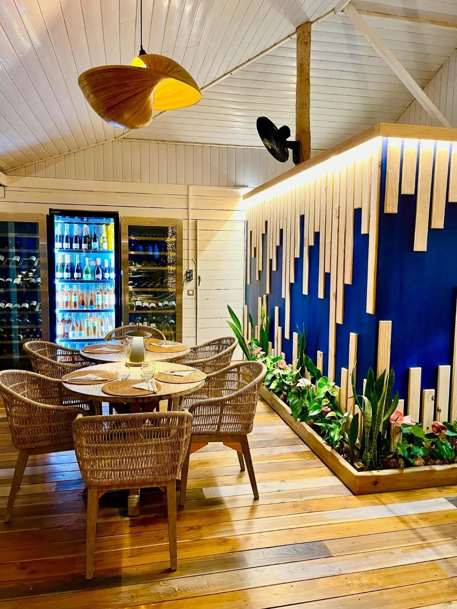 Restaurant/places to eat in Opoa Beach Hotel