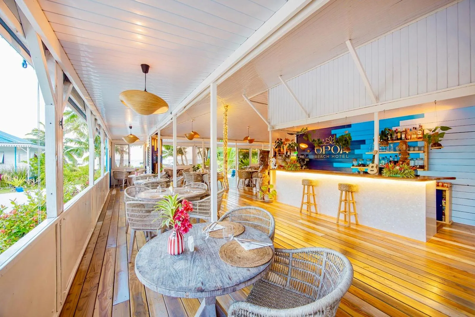 Restaurant/places to eat in Opoa Beach Hotel