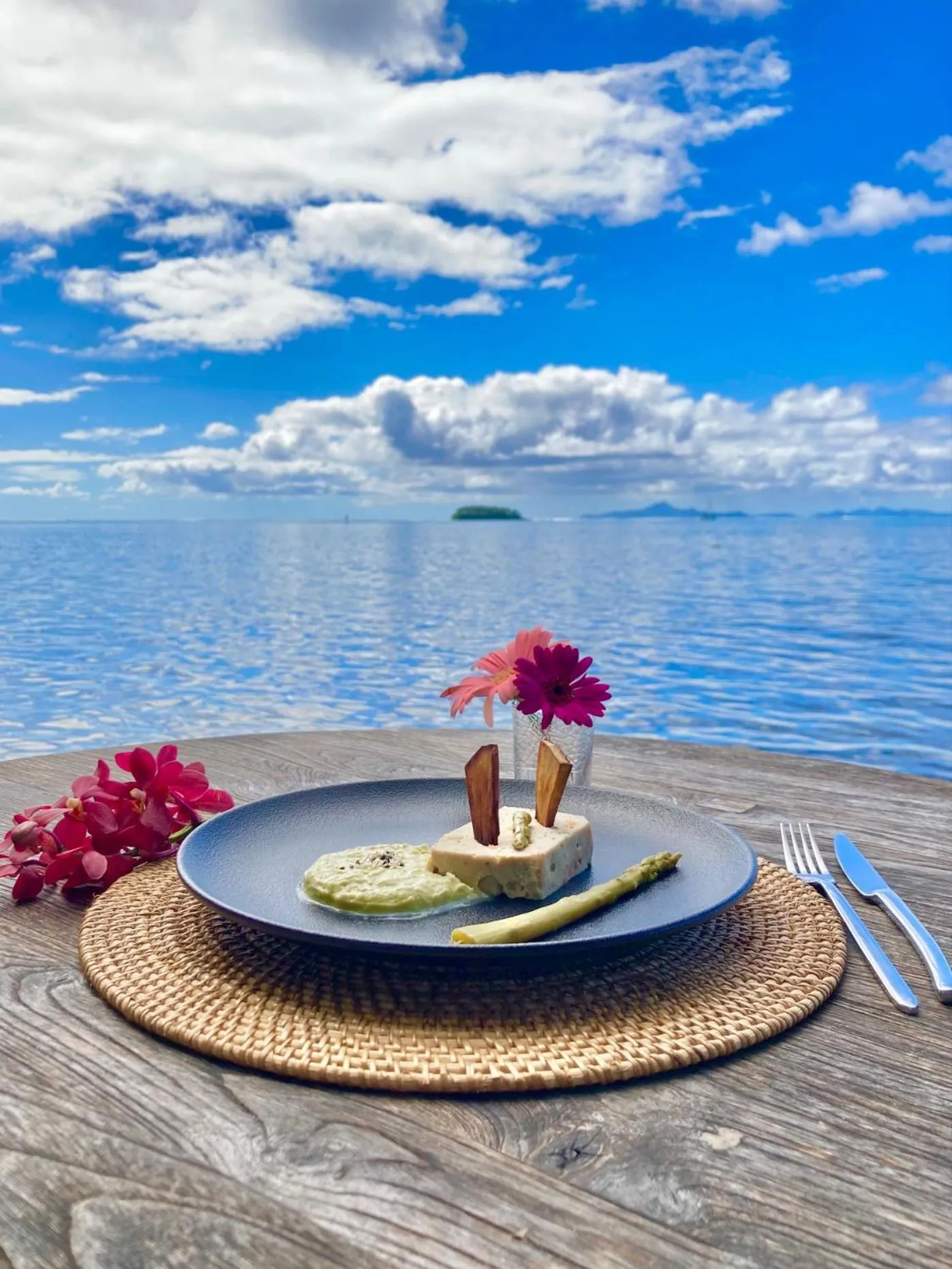 Restaurant/places to eat in Opoa Beach Hotel