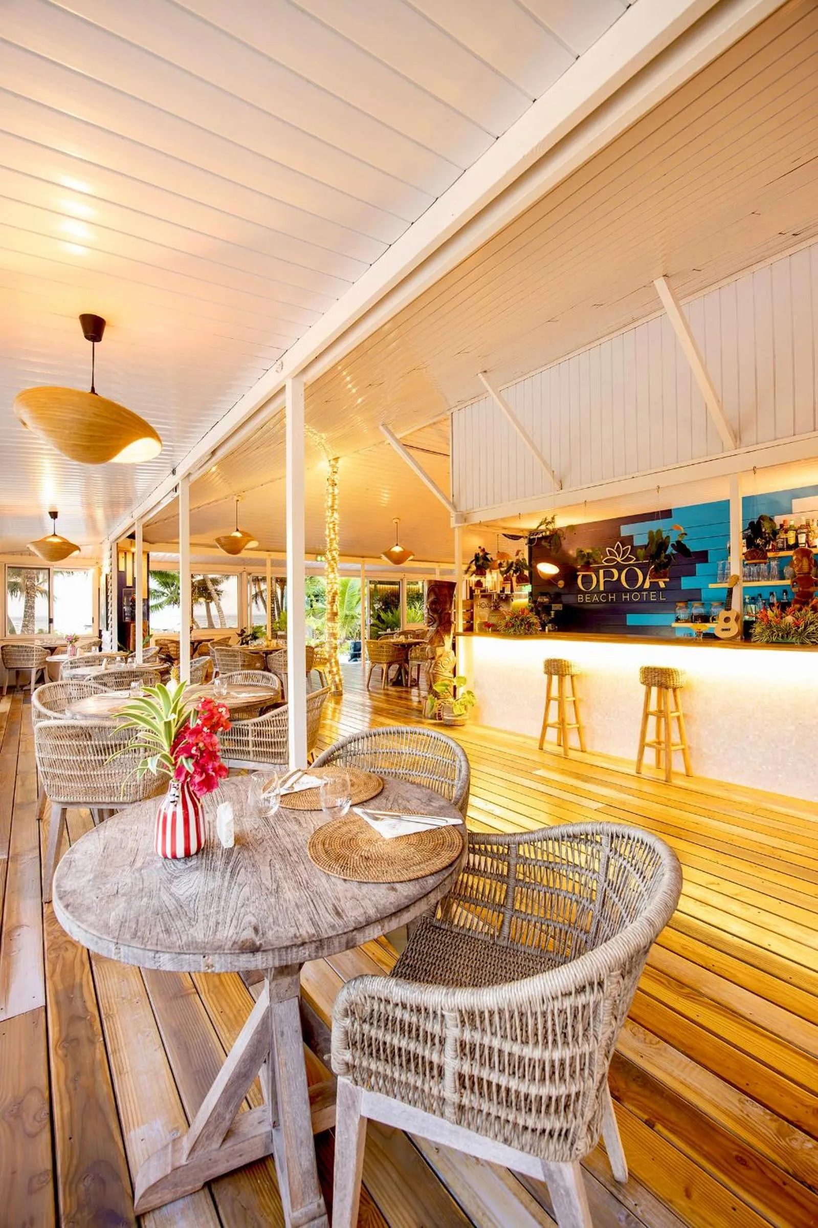 Restaurant/places to eat in Opoa Beach Hotel