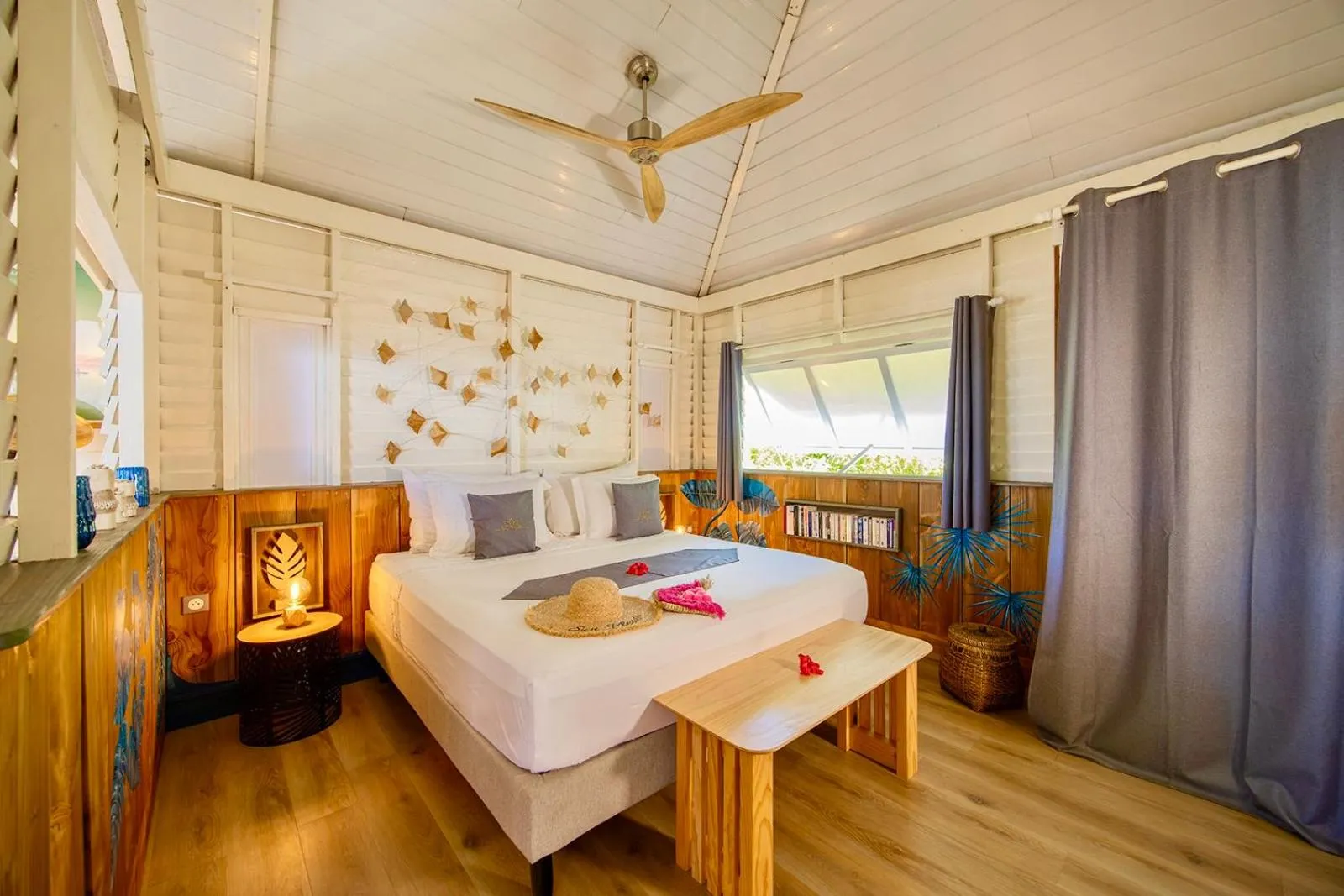 Photo of the whole room, Bed in Opoa Beach Hotel