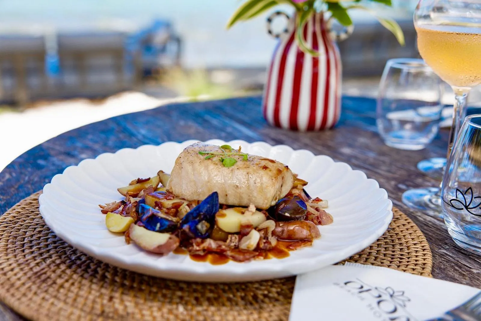 Food and drinks in Opoa Beach Hotel