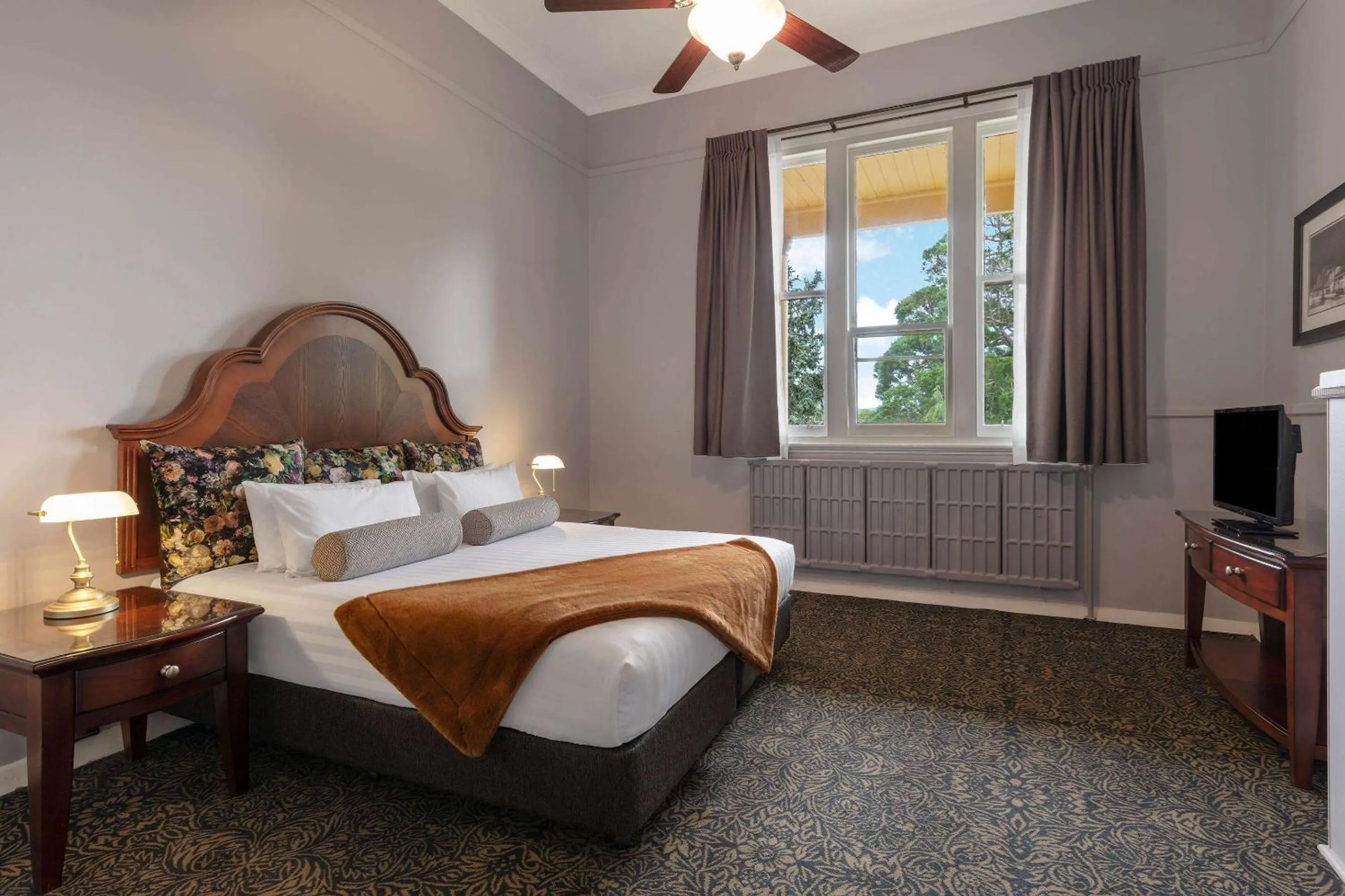 Photo of the whole room, Bed in Club Wyndham Ballarat, Trademark Collection by Wyndham