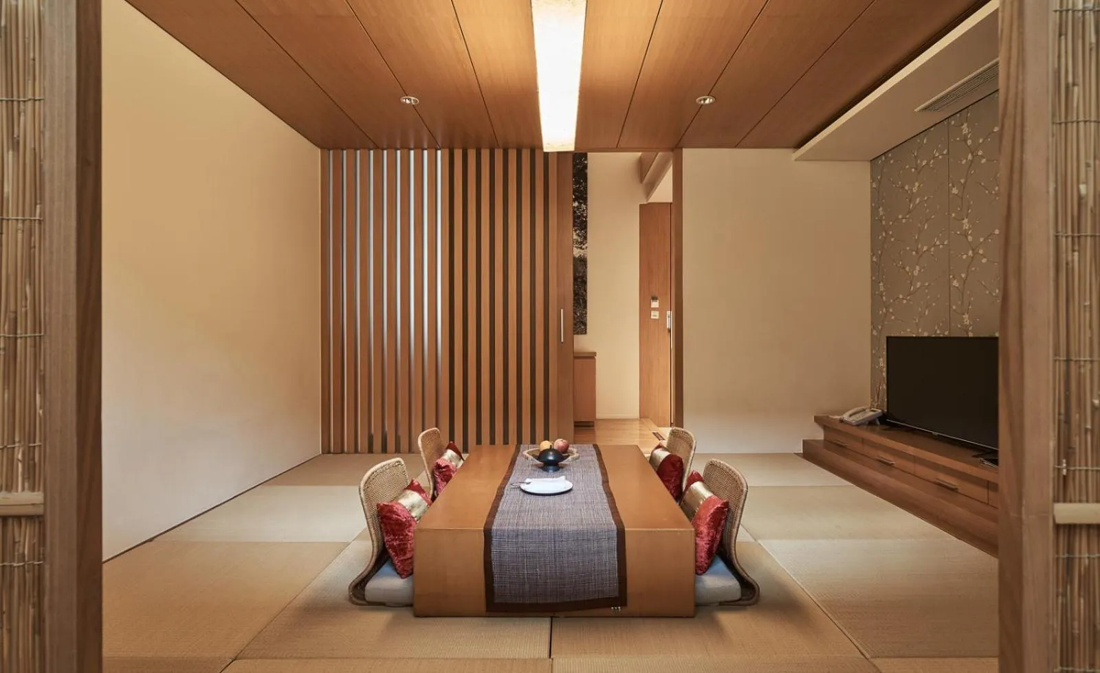 Photo of the whole room, Bed in Hotel Royal Chiao Hsi