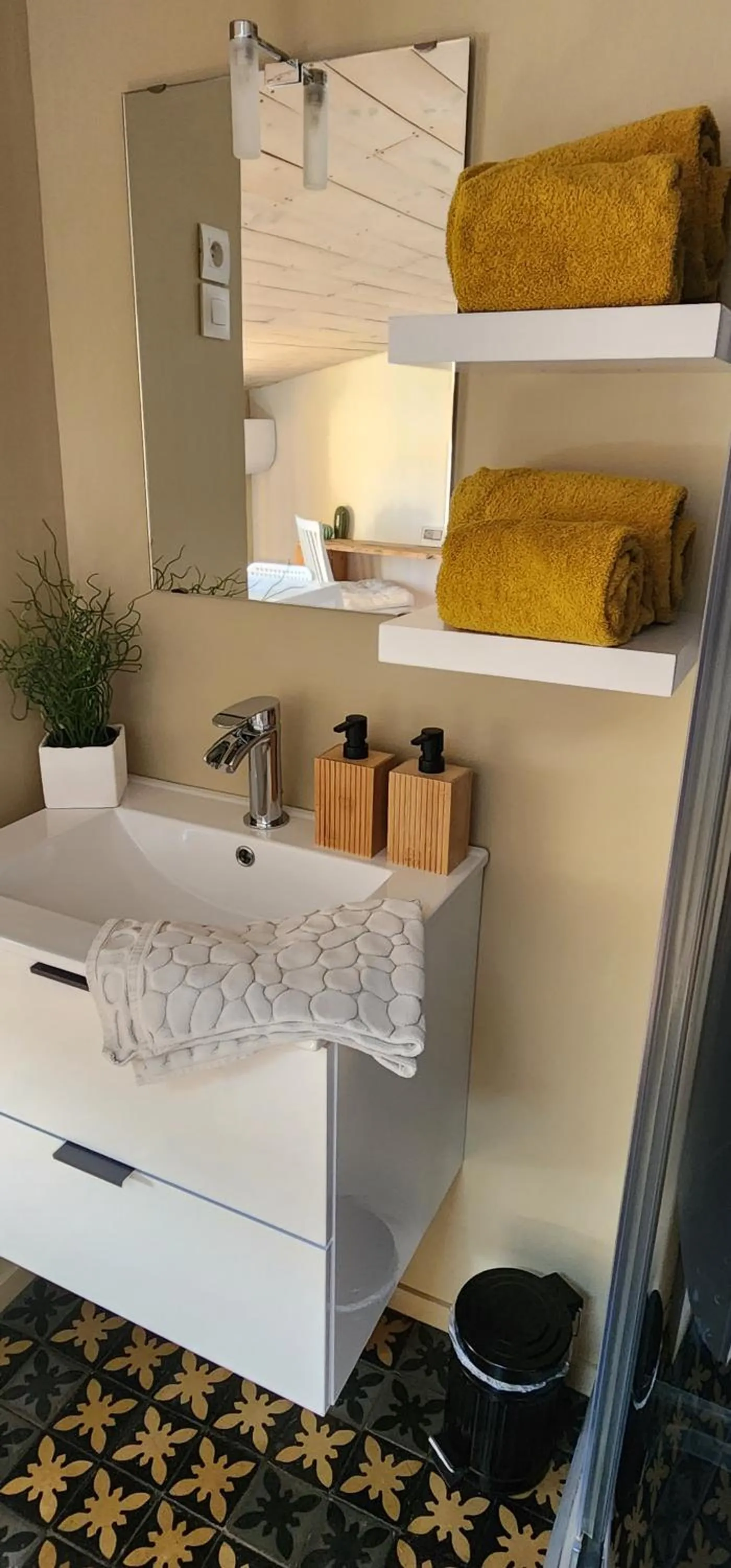 Bathroom in A la maison de Sophie