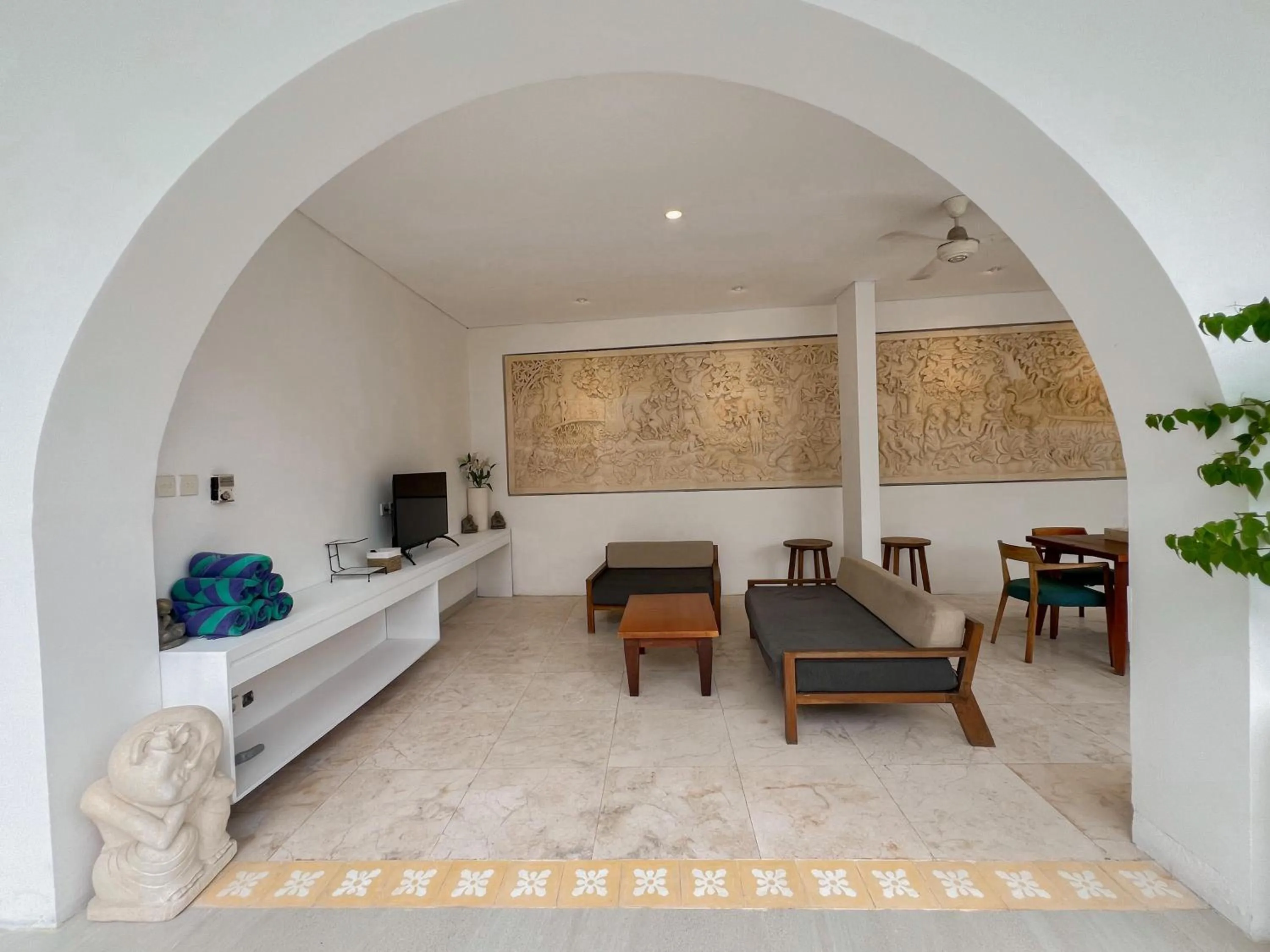 Living room in Apple Villas & Apartments