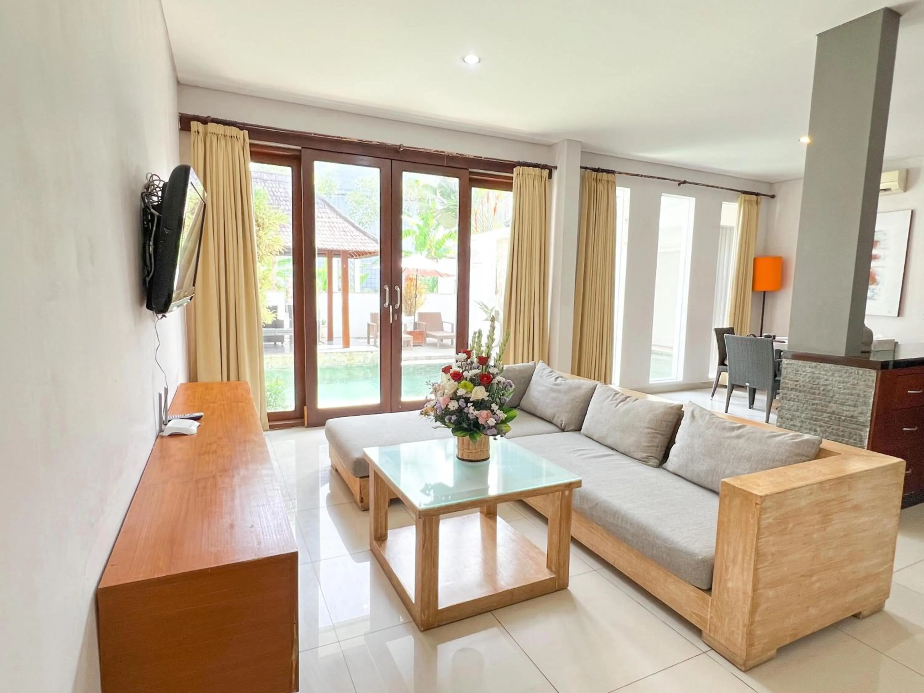 TV and multimedia in Apple Villas & Apartments