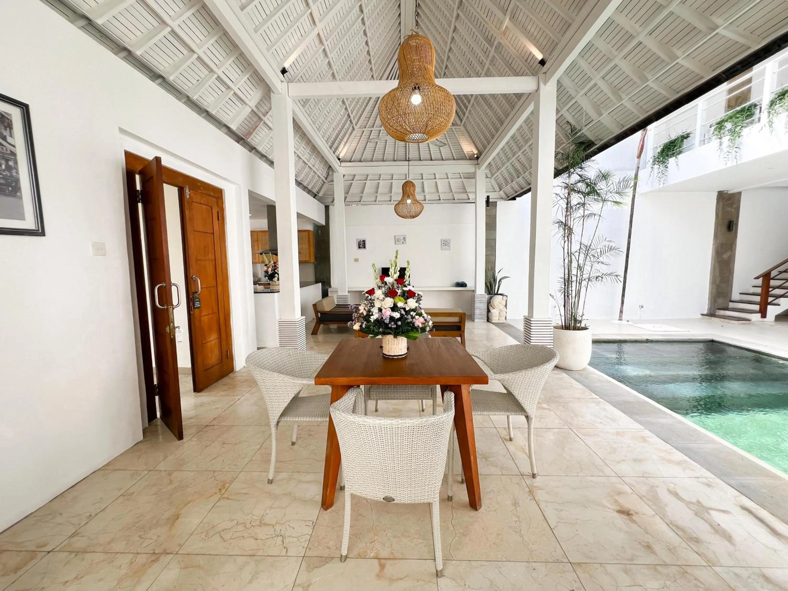 Living room in Apple Villas & Apartments