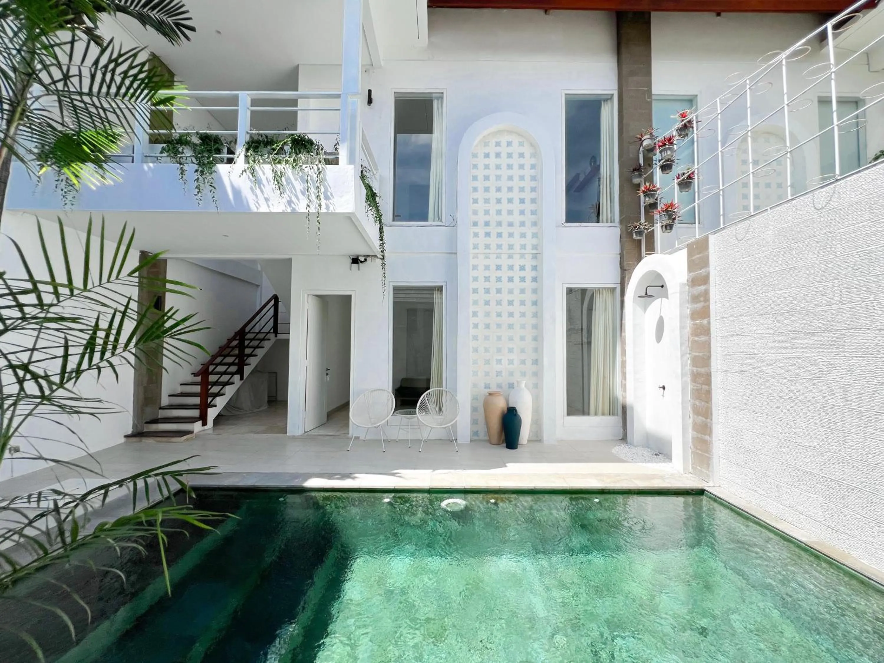 Swimming pool in Apple Villas & Apartments