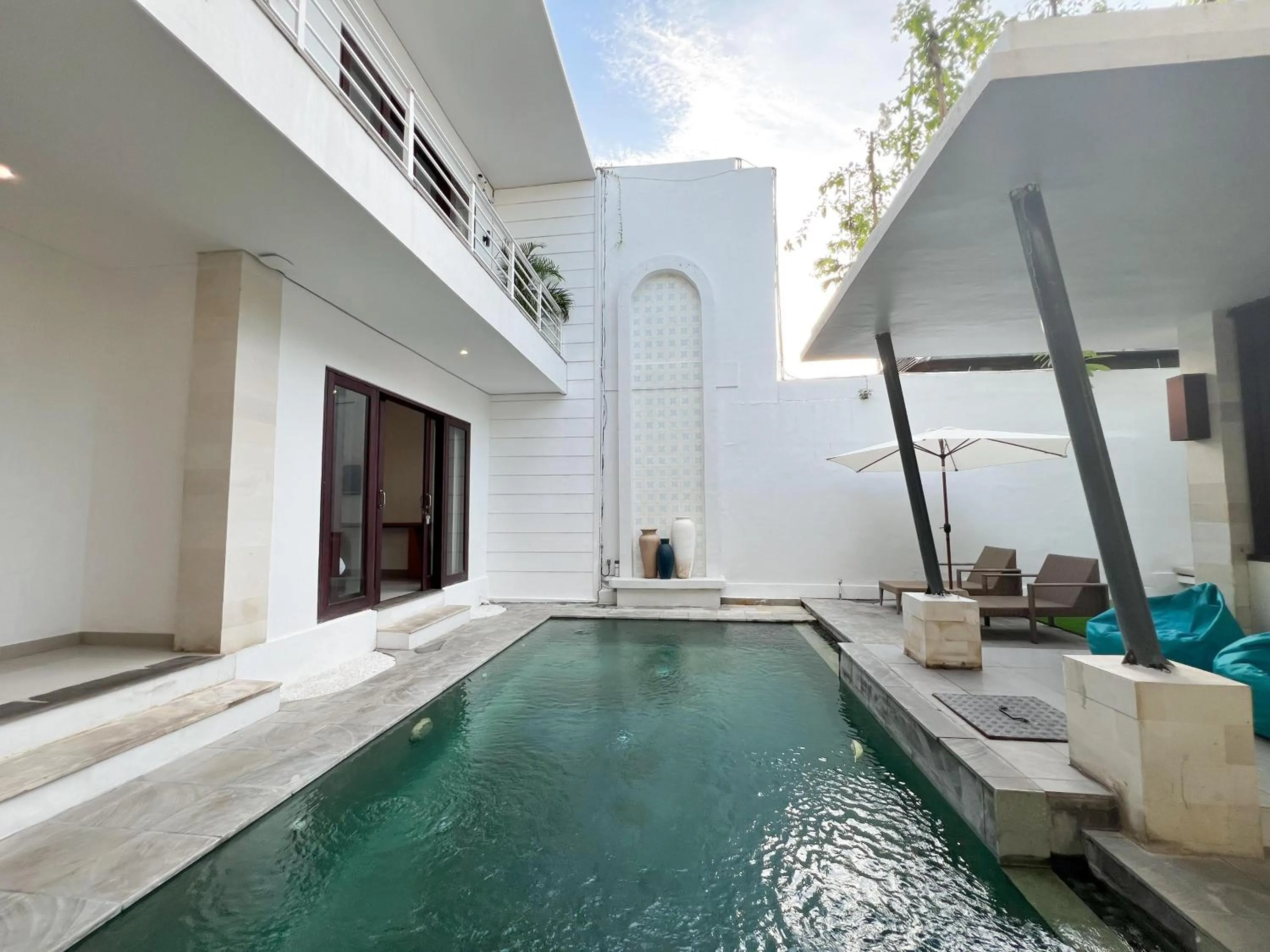 Pool view in Apple Villas & Apartments