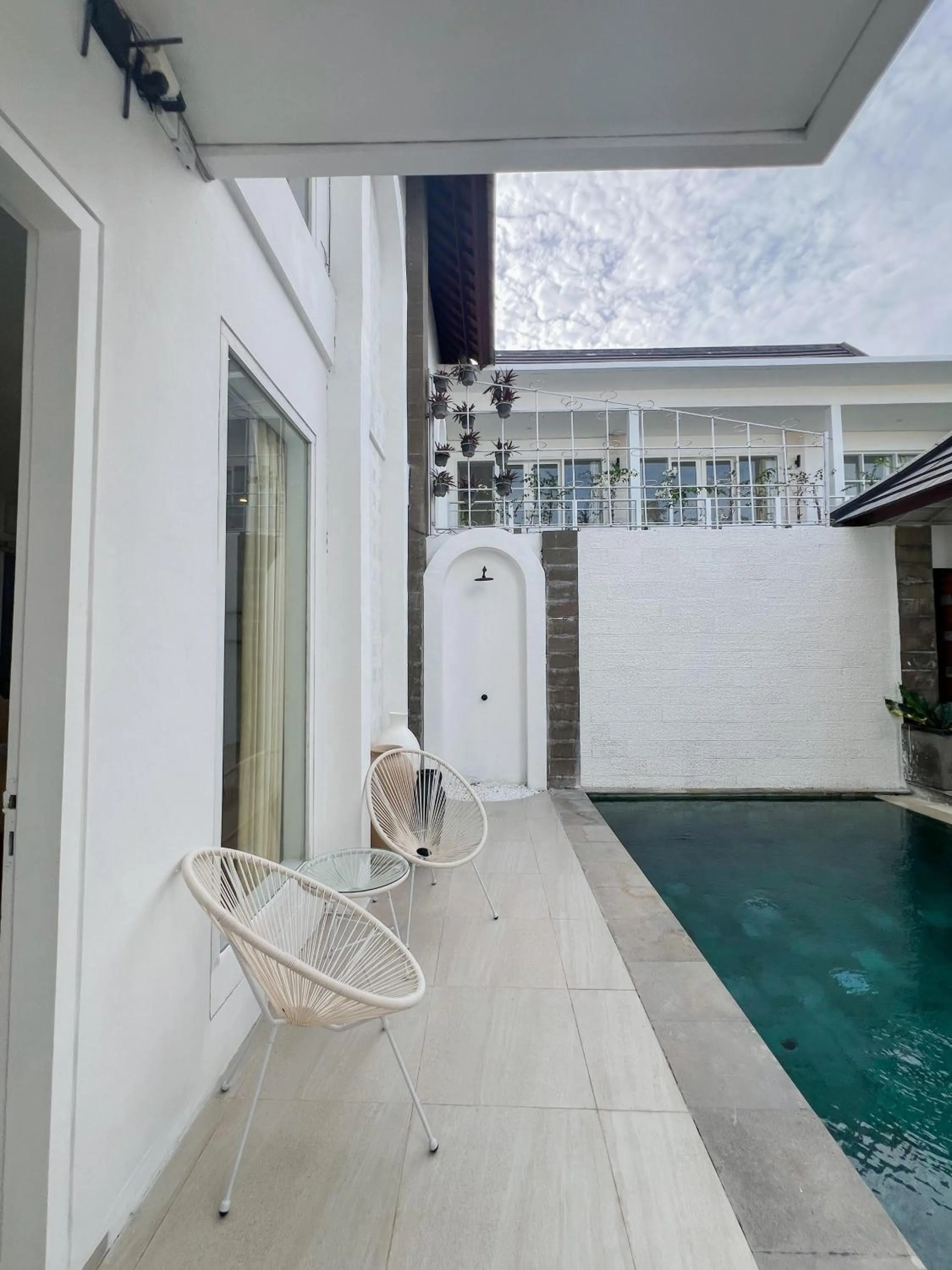 Swimming pool in Apple Villas & Apartments