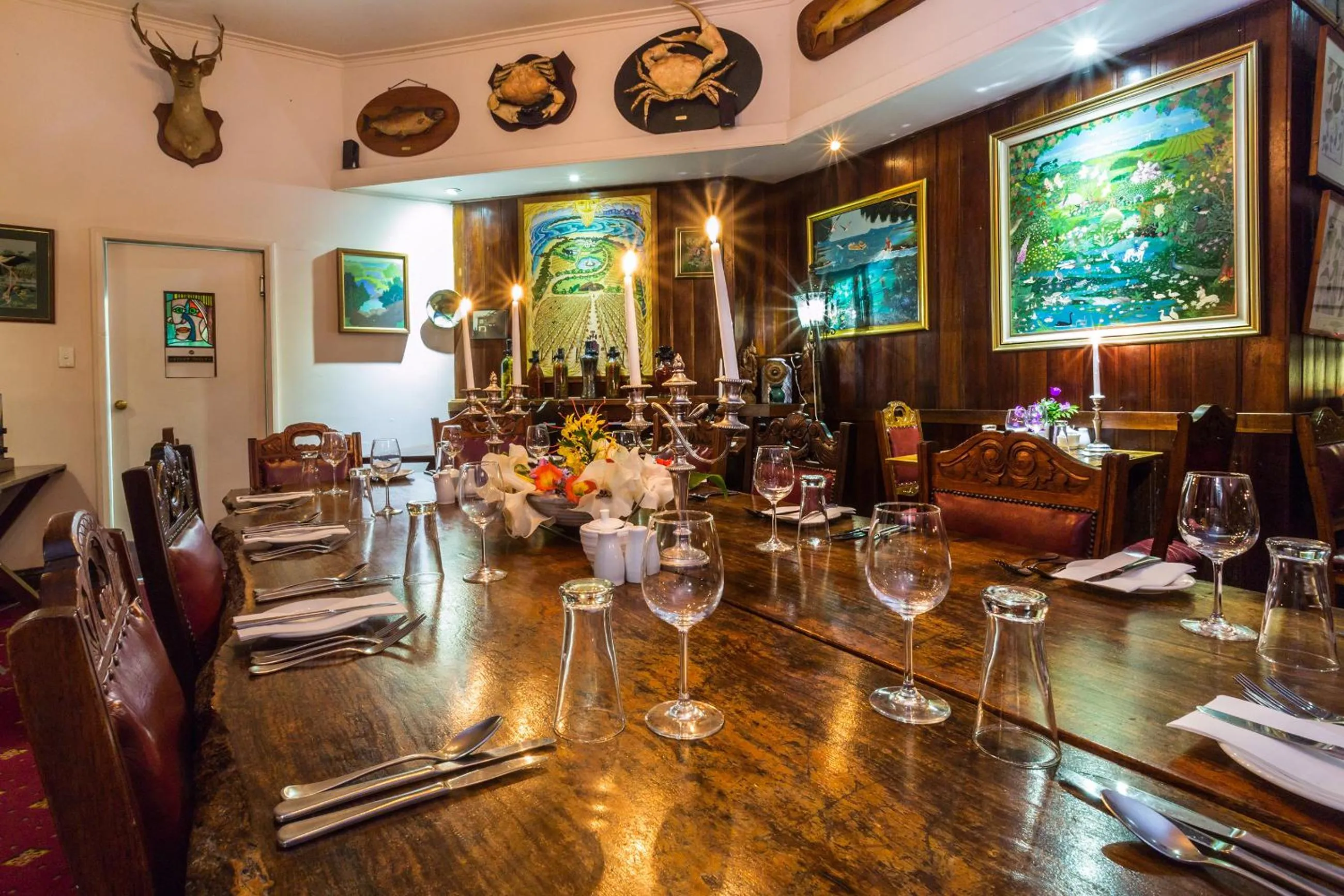 Restaurant/places to eat in Hawley House