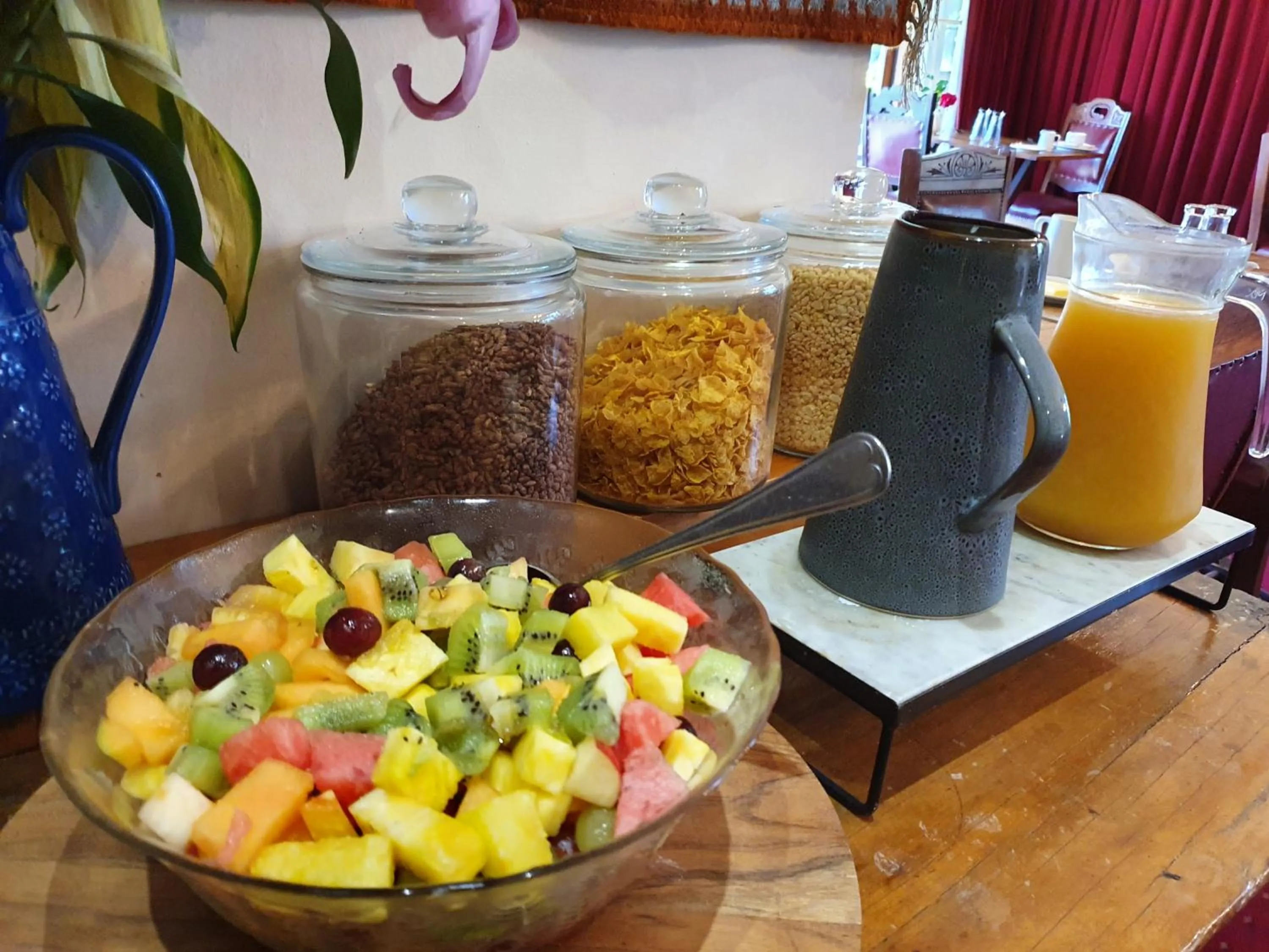 Breakfast in Hawley House