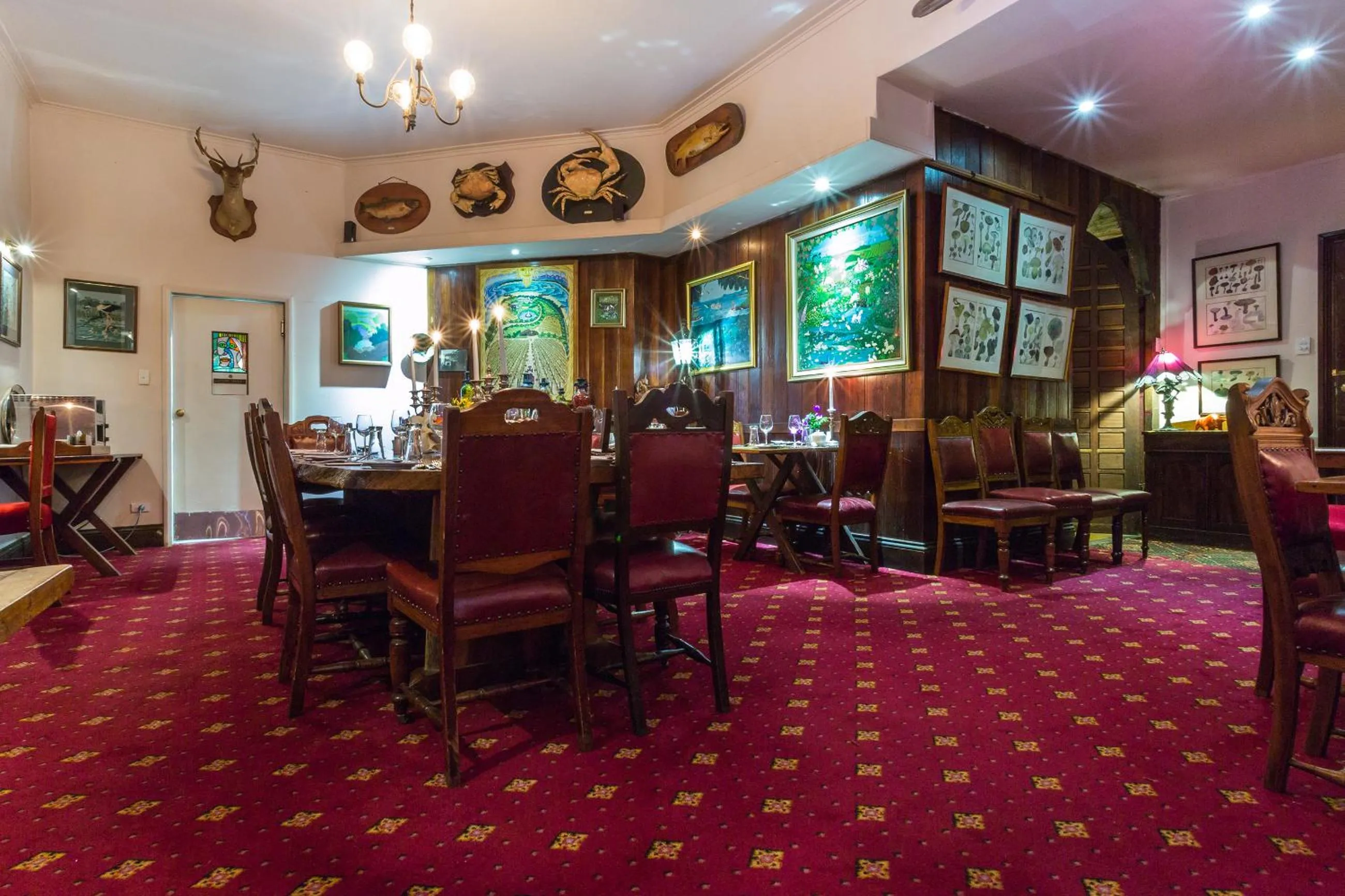 Restaurant/places to eat in Hawley House