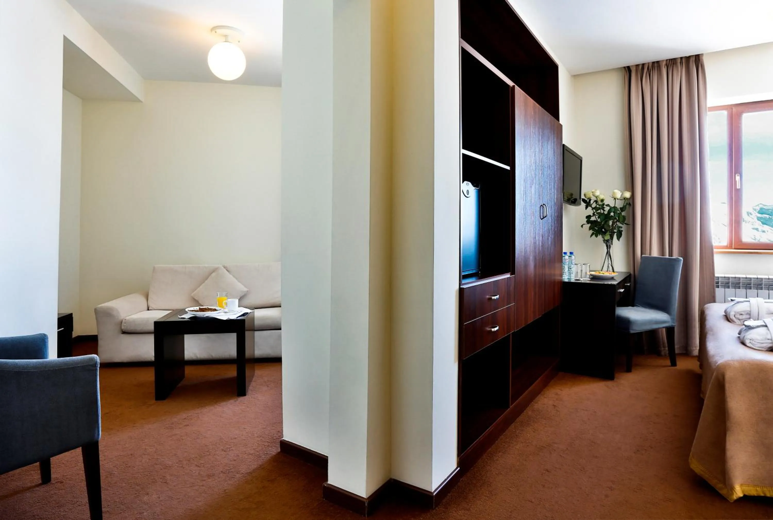 Photo of the whole room, Bed in Hotel Carpe Diem Gudauri