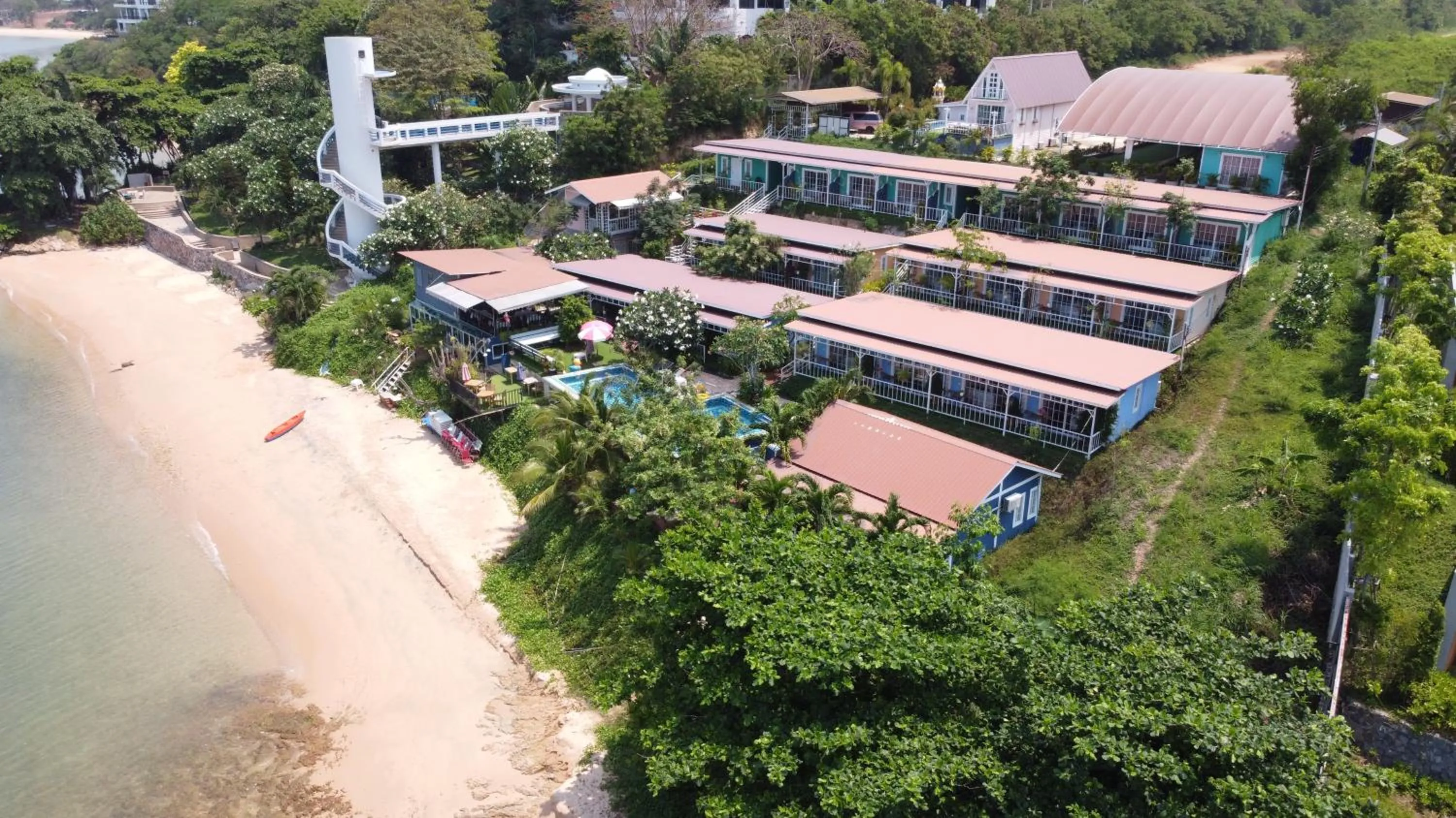 Property building in Pattaya Paradise Beach Resort