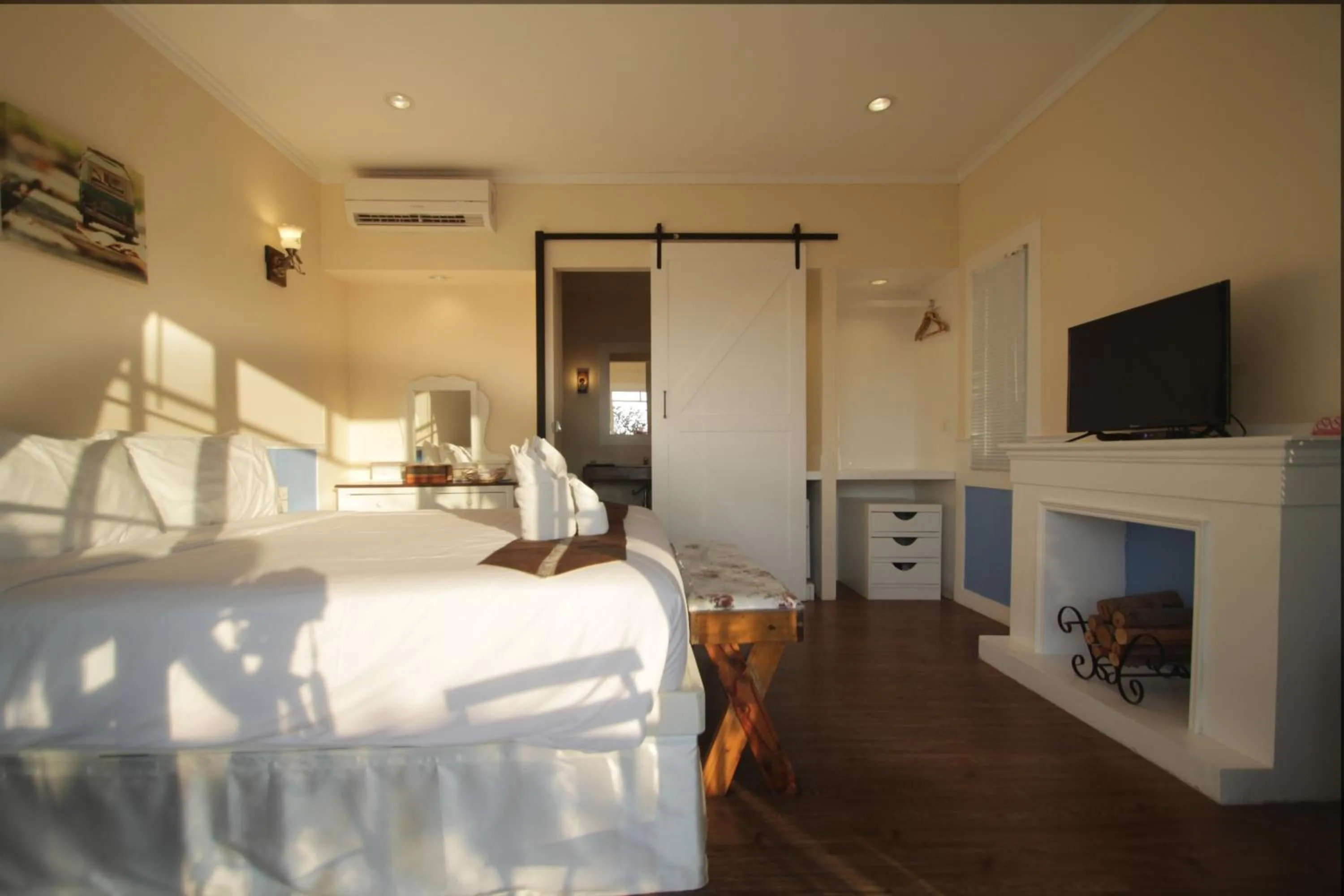 Bedroom, Bed in Pattaya Paradise Beach Resort