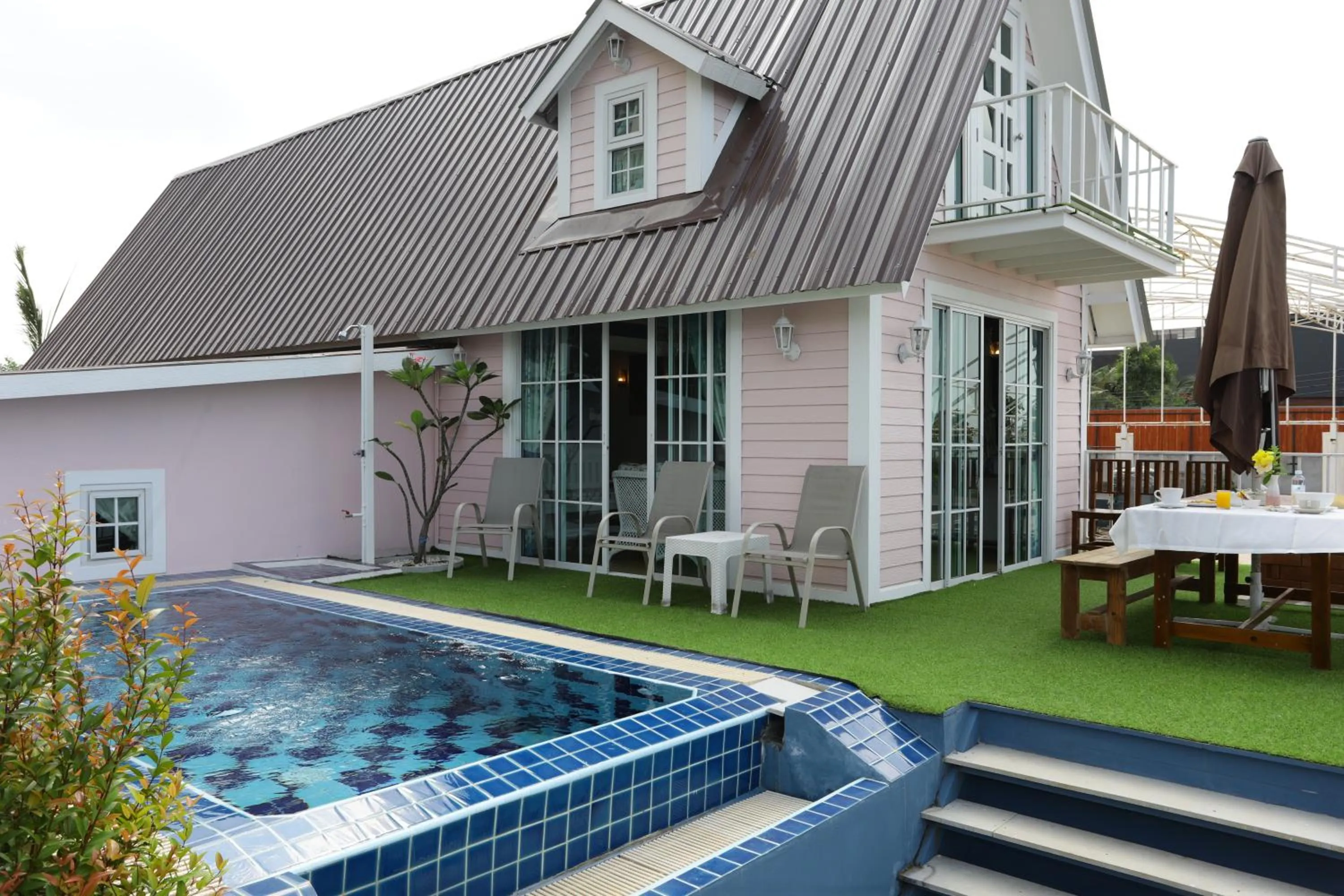 Property building in Pattaya Paradise Beach Resort
