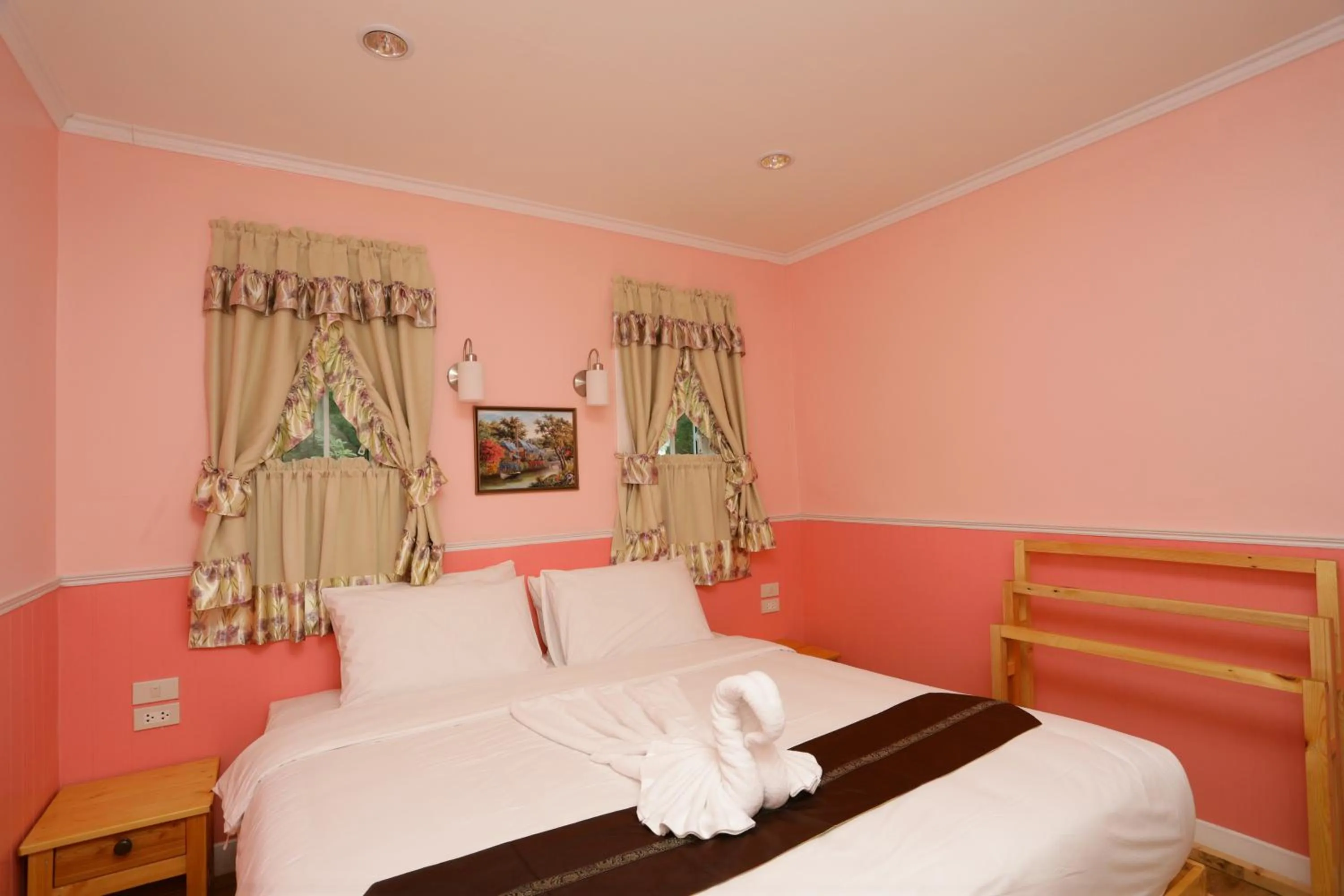 Bed in Pattaya Paradise Beach Resort