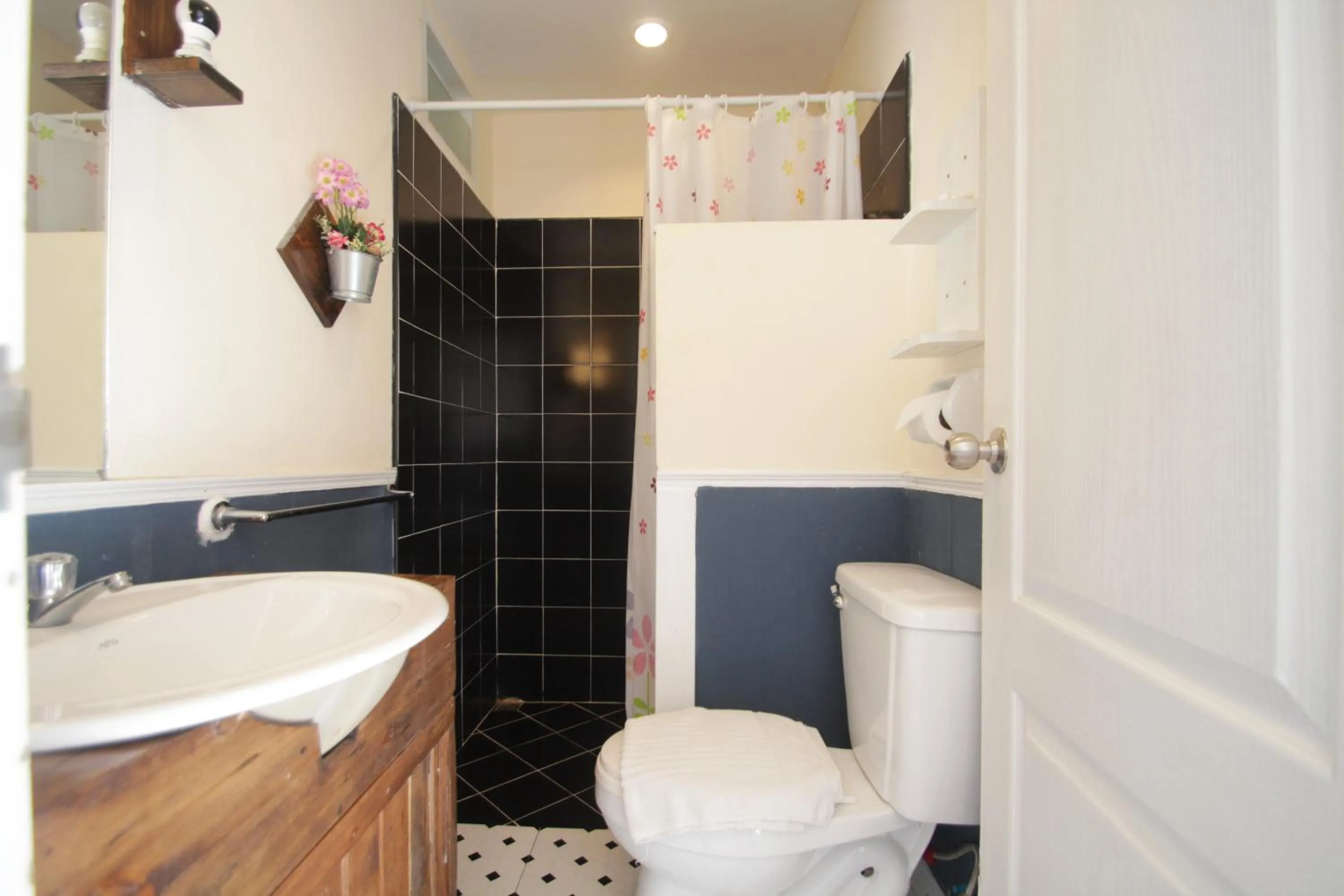 Toilet in Pattaya Paradise Beach Resort