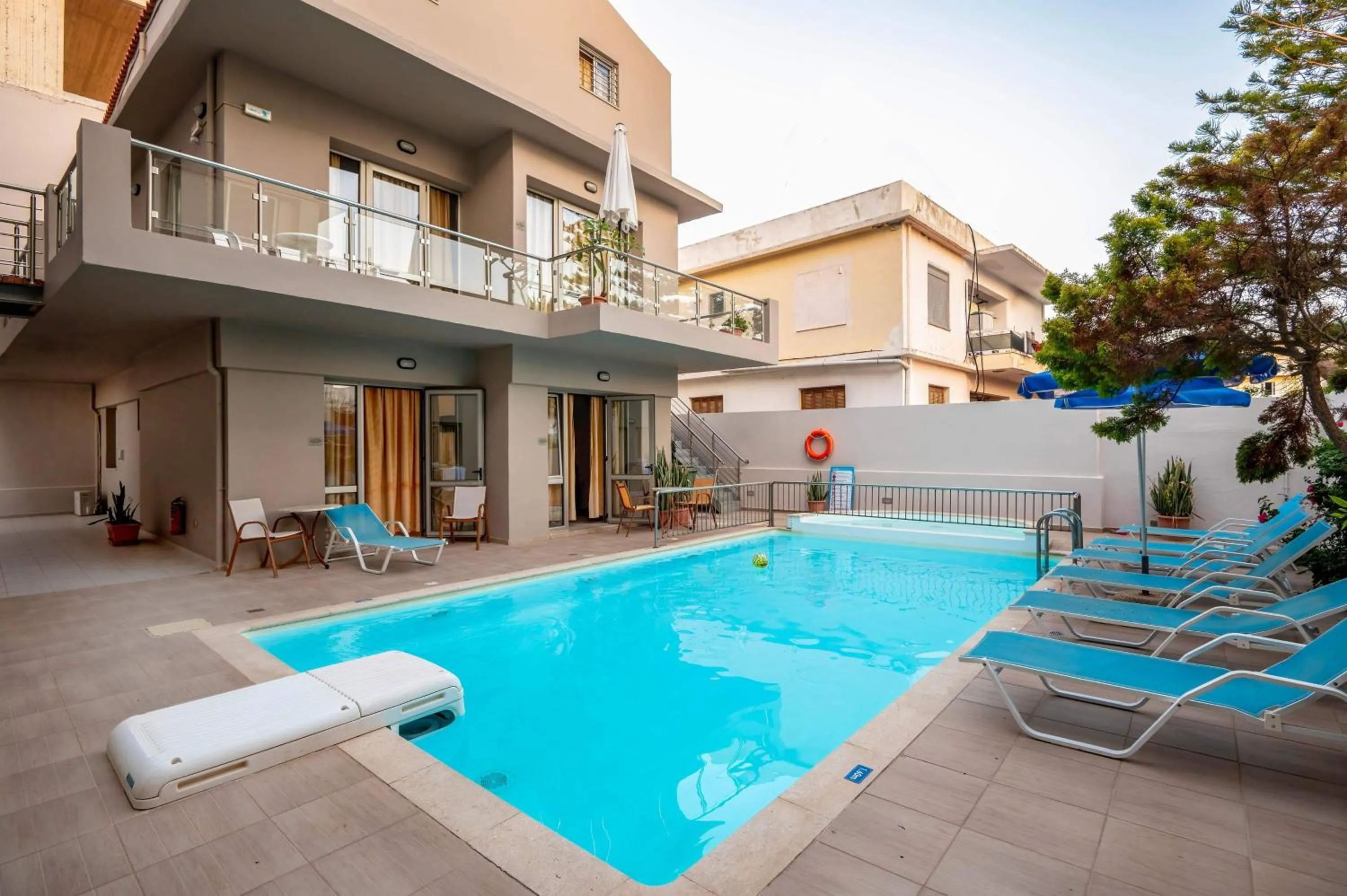 Blue Sky Hotel Apartments