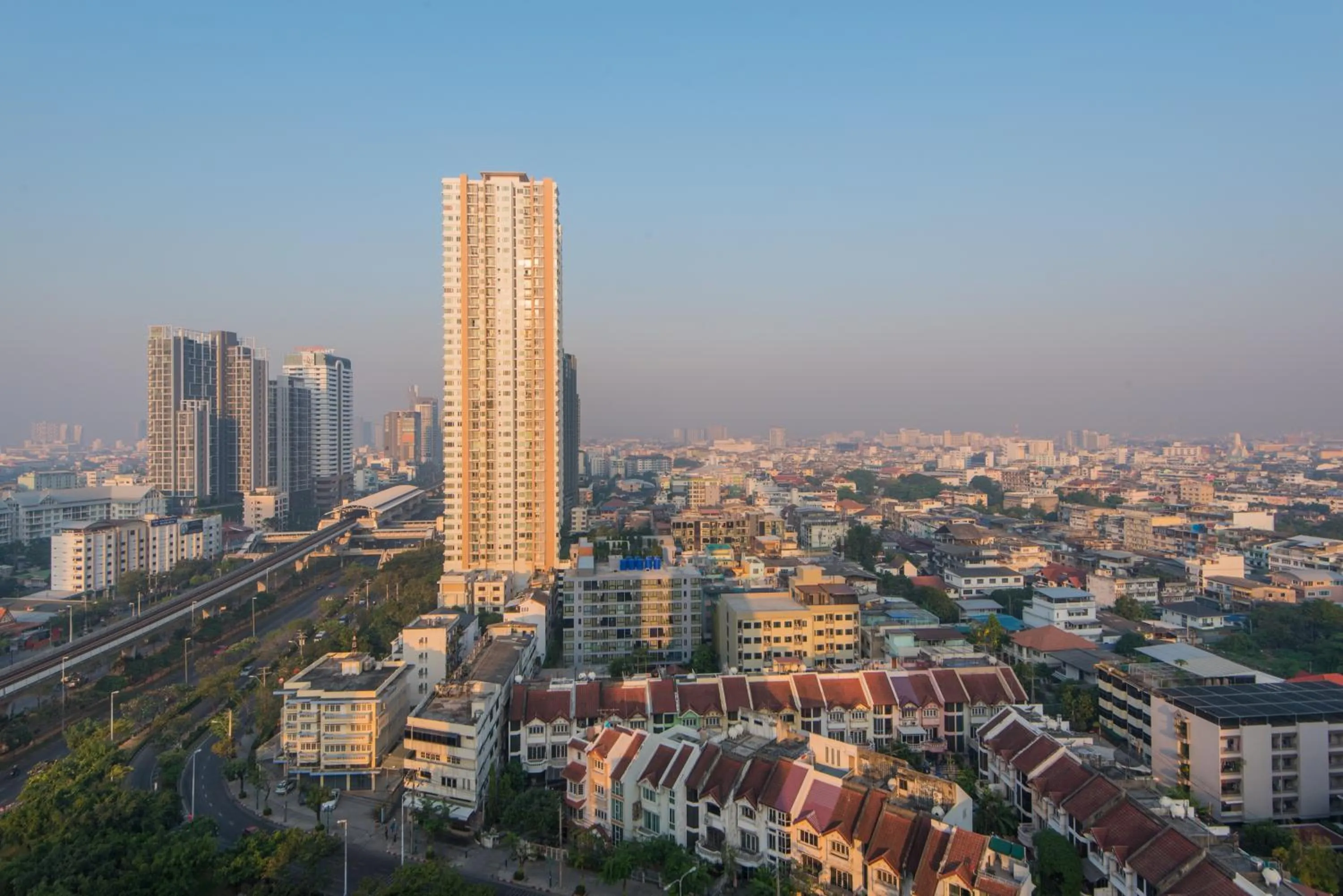 City view in King Royal 2