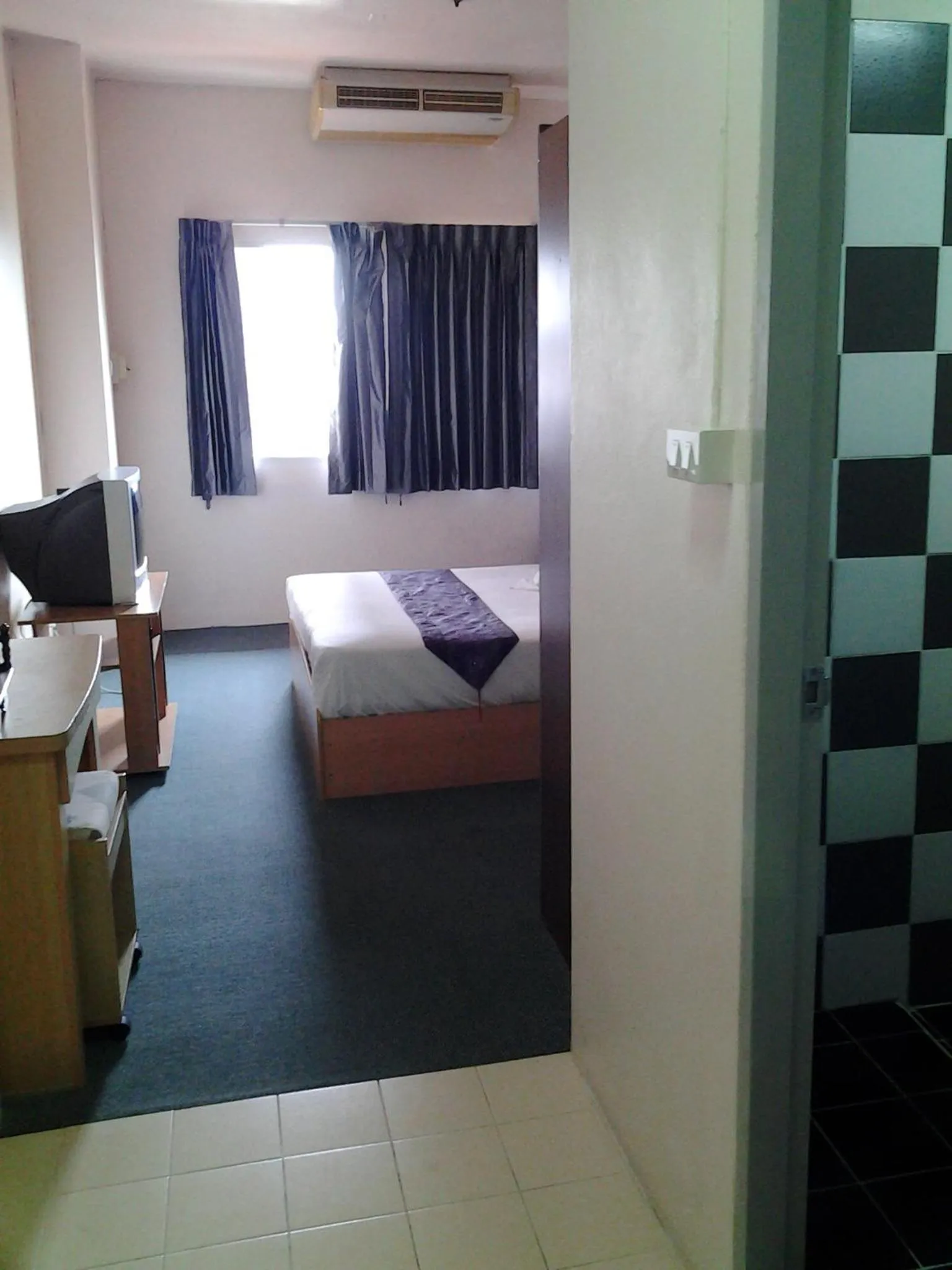 Day, Bed in King Royal 2