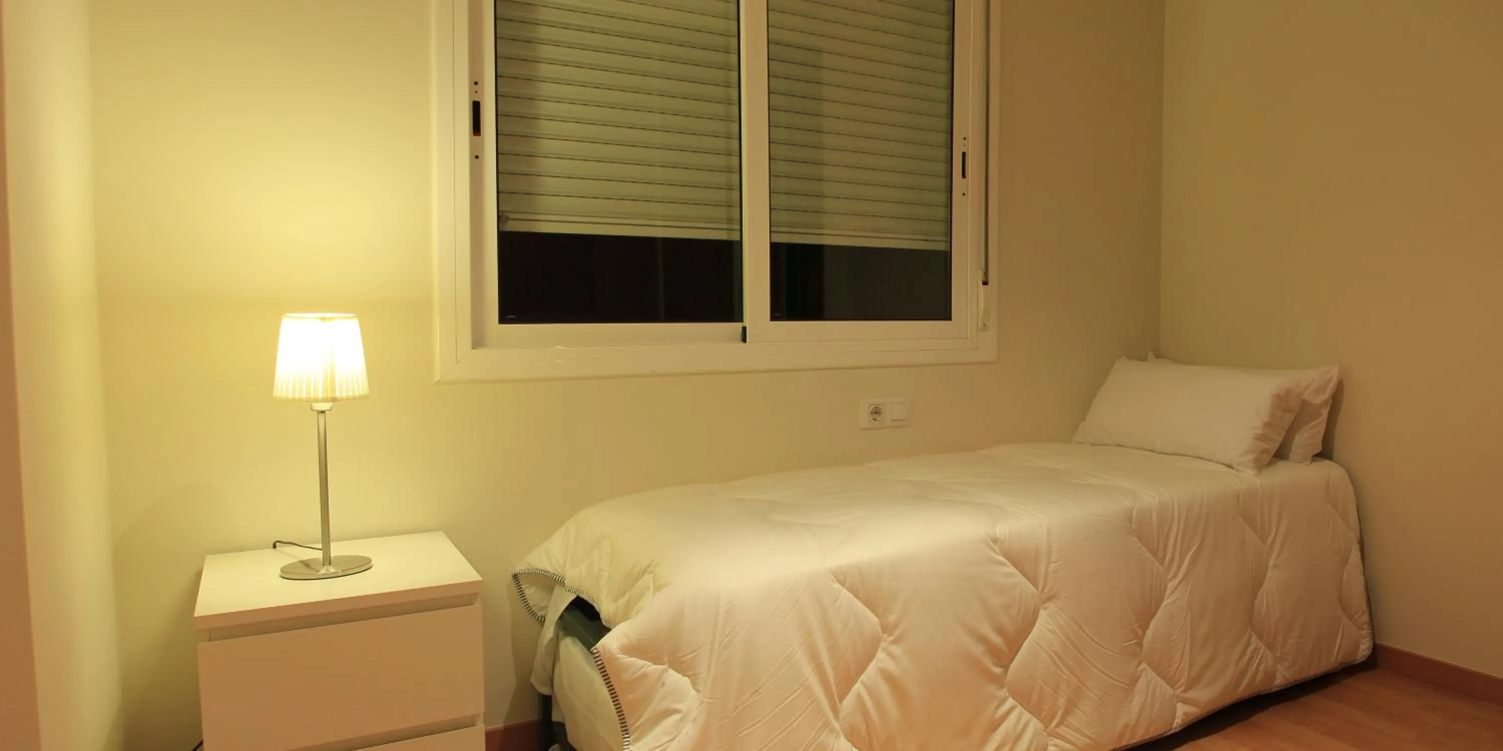 Bedroom, Bed in Alguera Apartments Industria