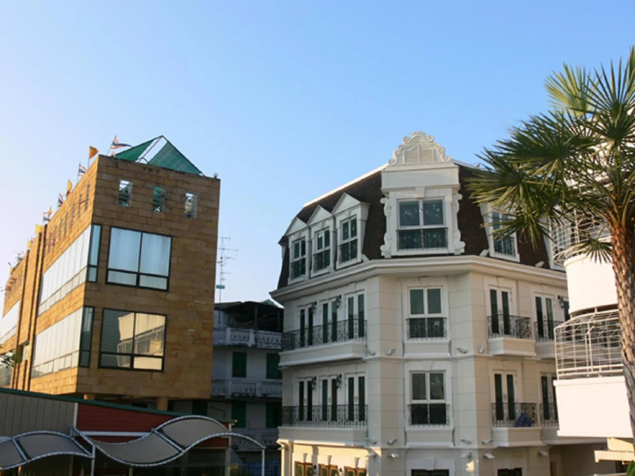 Property building in Aurum The River Place