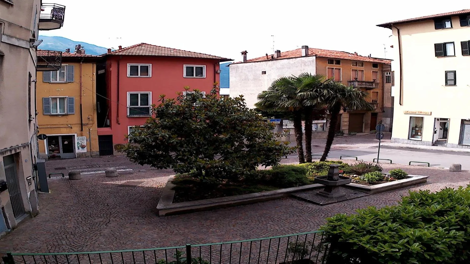 City view in LA MAGNOLIA Guests House