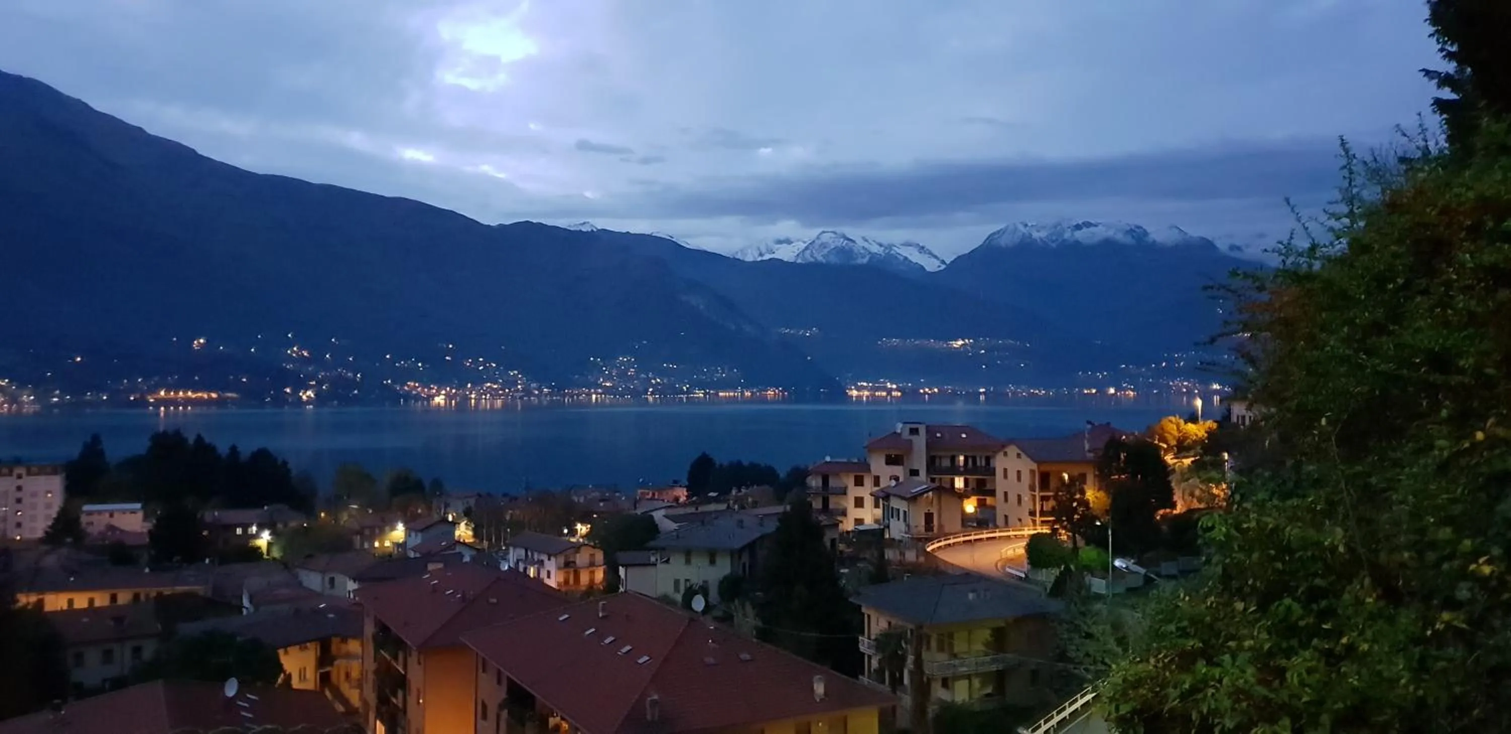 Mountain view in LA MAGNOLIA Guests House