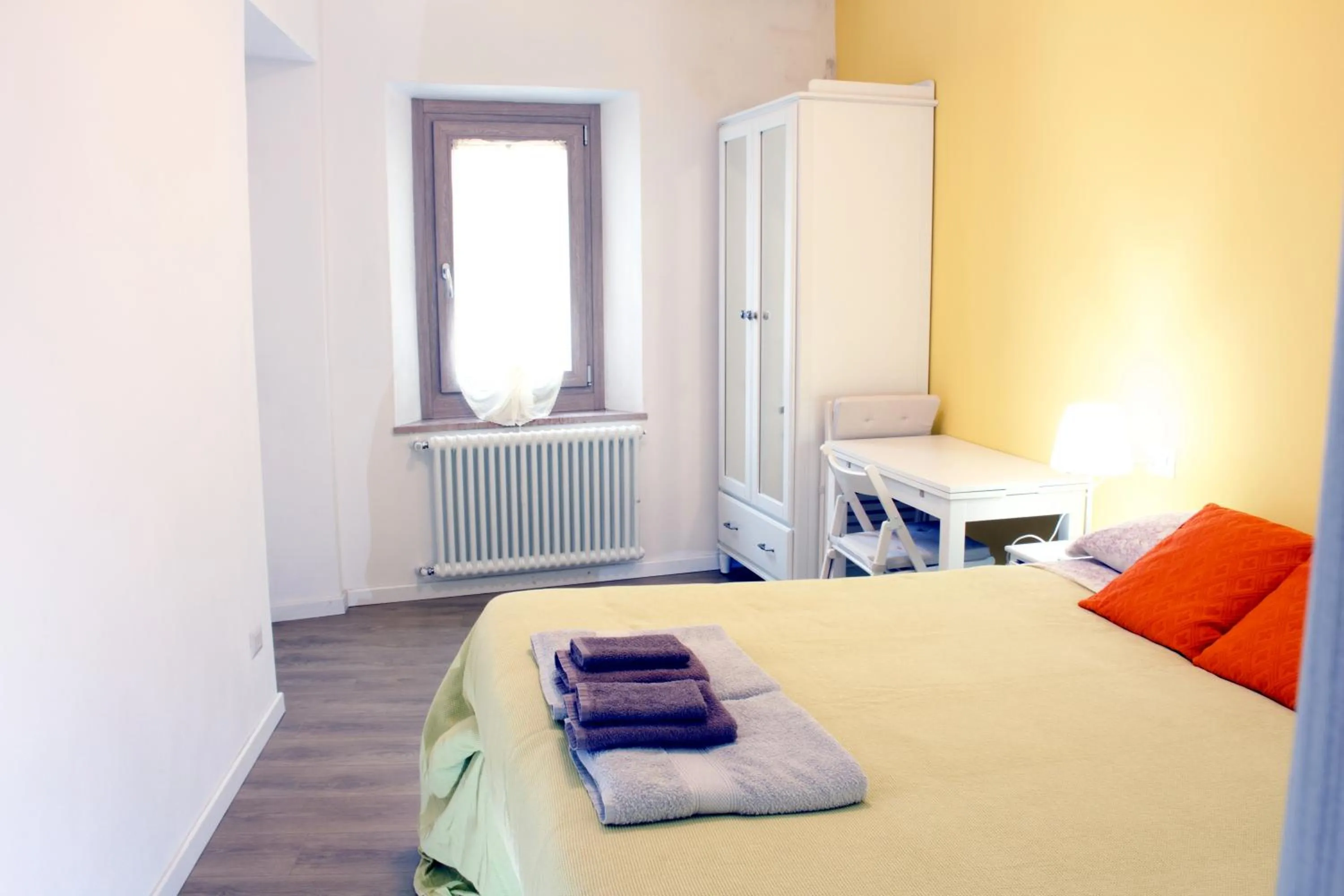 Photo of the whole room, Bed in LA MAGNOLIA Guests House